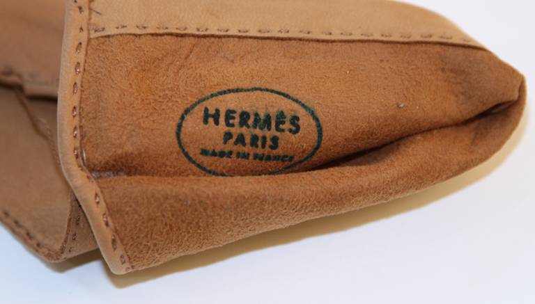 Hermes Supple Tan Leather Gloves Size 7 In New Condition In Los Angeles, CA