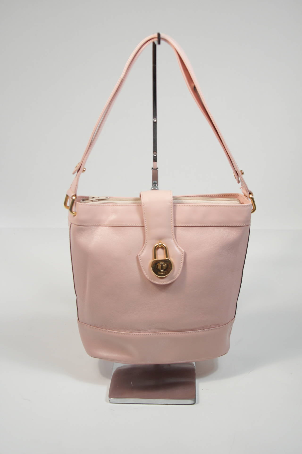 Gucci Vintage Pastel Pink Leather Shoulder Bag with Adjustable Strap