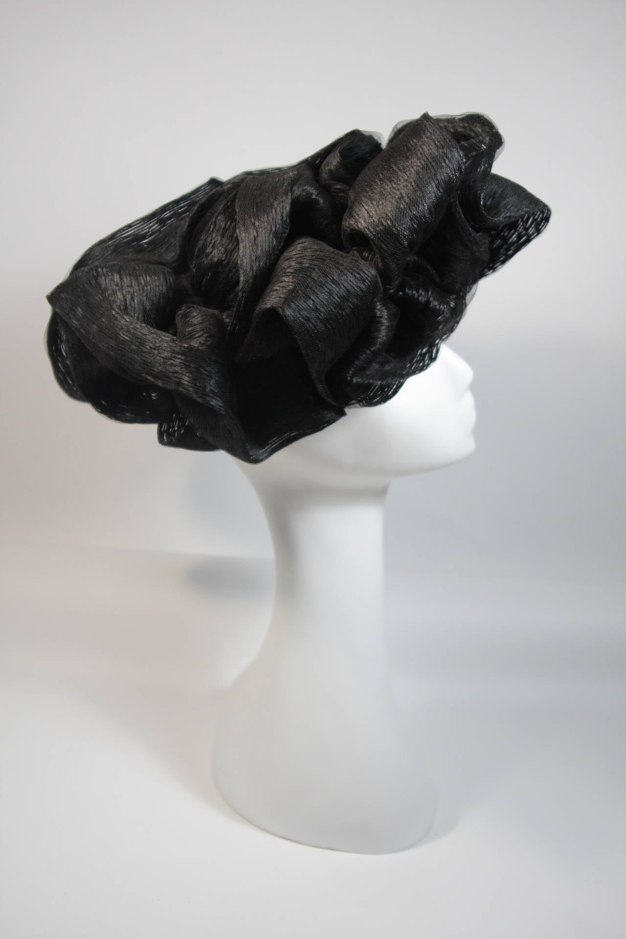 Men's Maria Pia Rome Black Bouffant Curl Hat with Ribbon and Net