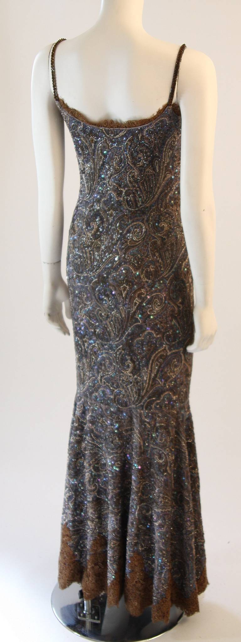 RANDI RAHM COUTURE Vestido Paisley de terciopelo con lentejuelas y cuentas a mano morado Talla 4-6 en venta 3