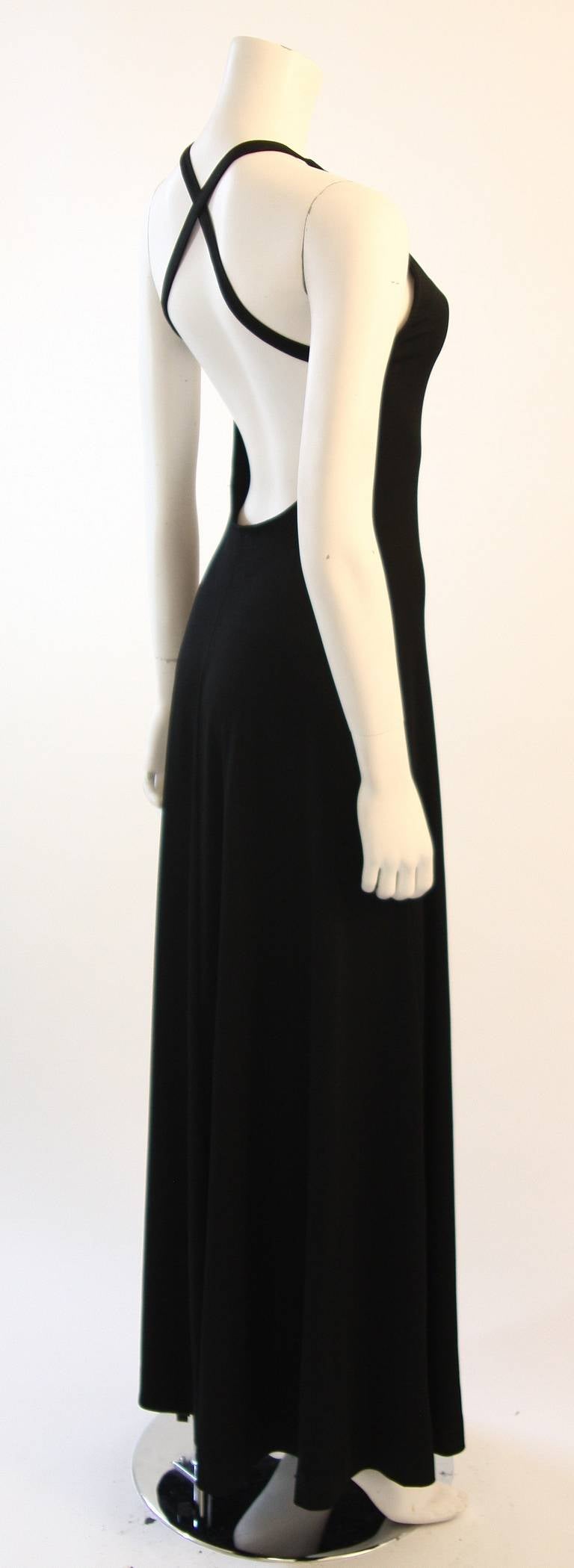 Ruffinwear - Robe longue dos nu de course en jersey noir des années 1970 Pour femmes en vente