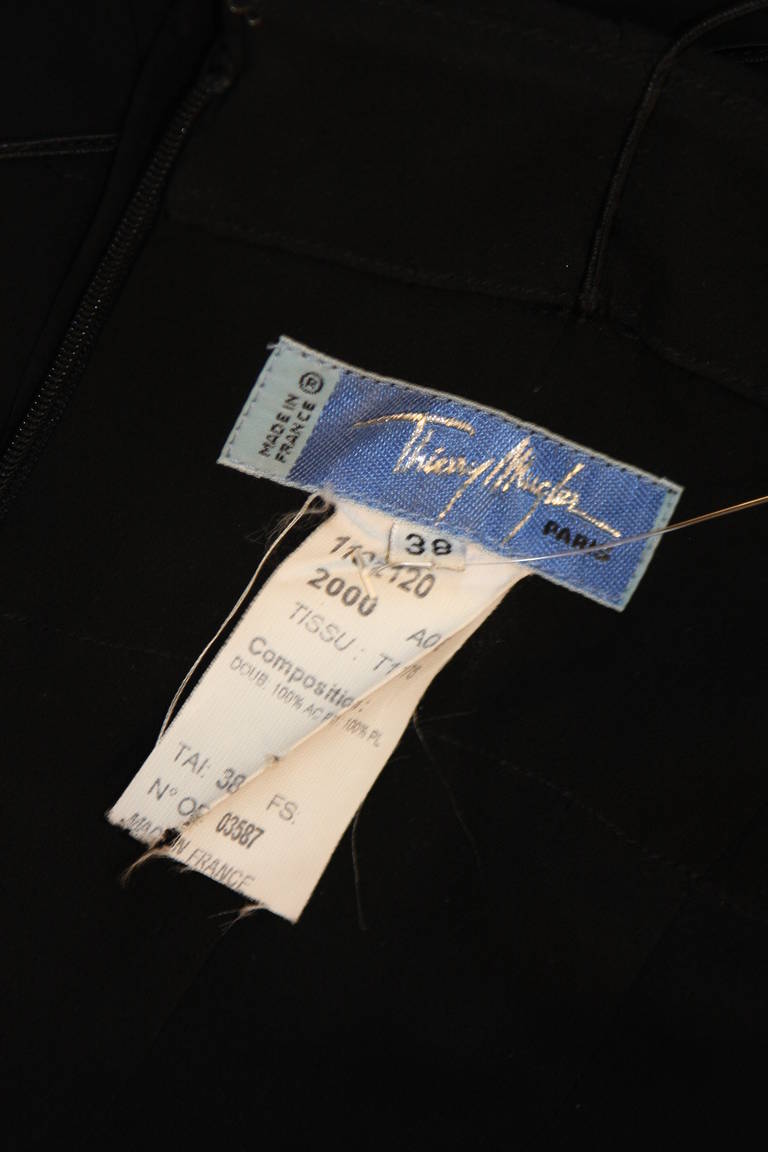 Thierry Mugler Wunderschönes plissiertes Abendkleid aus Seide mit Quasten, Größe 38 im Angebot 5