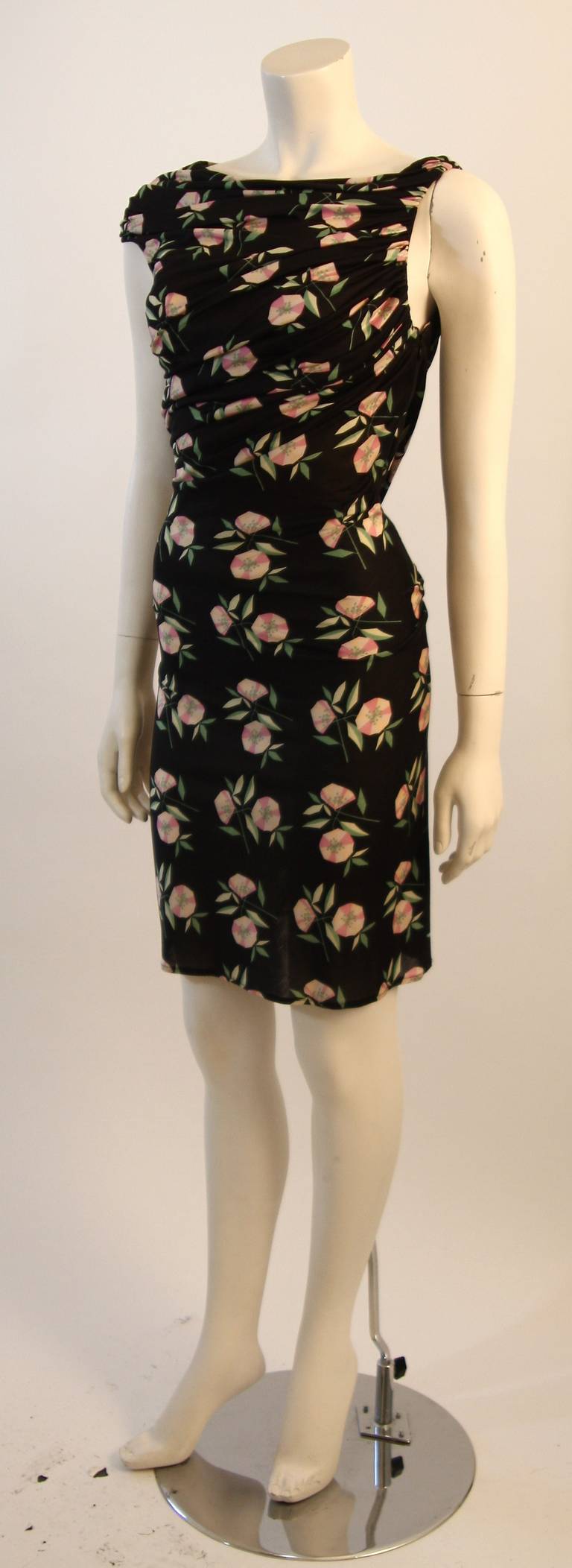 Gianni Versace Black with Pink Roses Ruched Silk Jersey Dress Size 40 In Excellent Condition For Sale In Los Angeles, CA