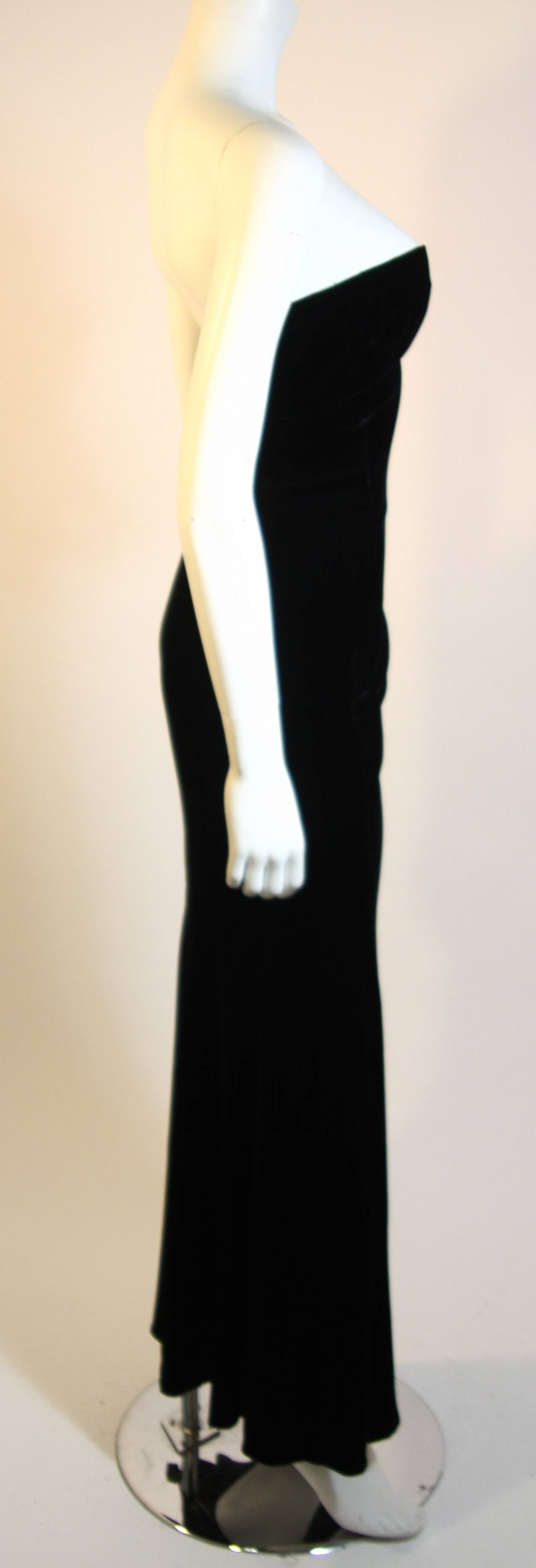 Women's Oscar De La Renta Black Velvet Gown