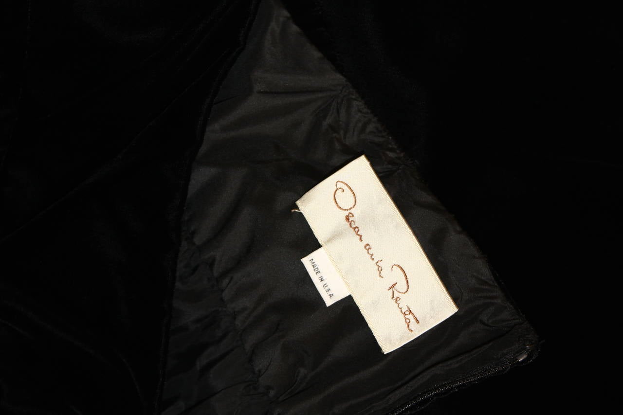 Oscar De La Renta Black Velvet Gown 2