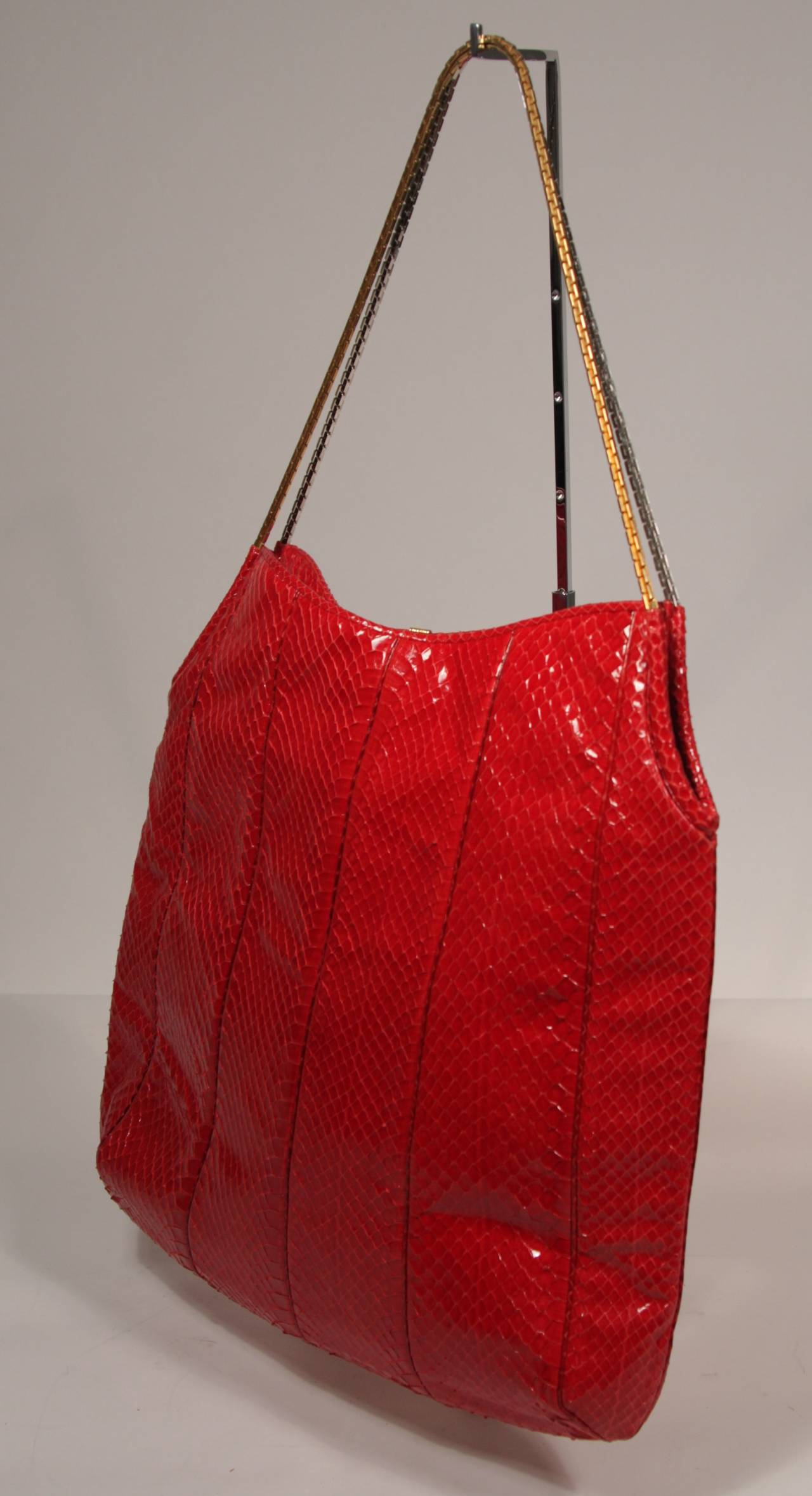 Judith Leiber Red Snakeskin Multi Dual Tone Chain Strap Hobo In Excellent Condition In Los Angeles, CA