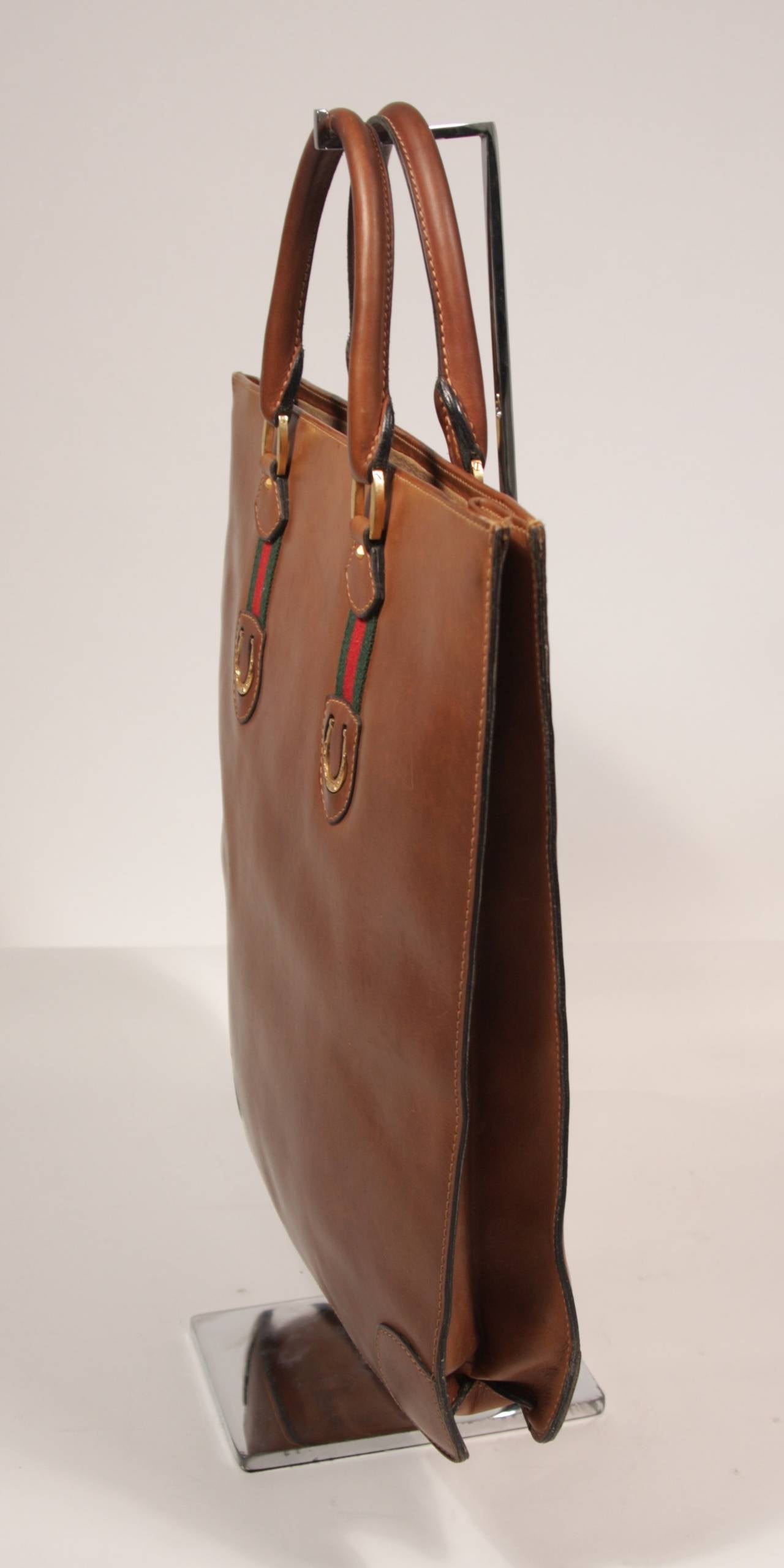 Gucci Brown Leather Tote with Horse Shoe In Good Condition In Los Angeles, CA