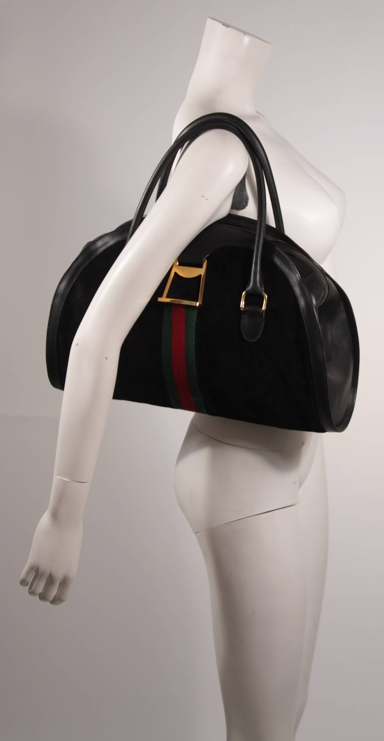 Women's Gucci Black Leather Suede Purse Excellent Condition