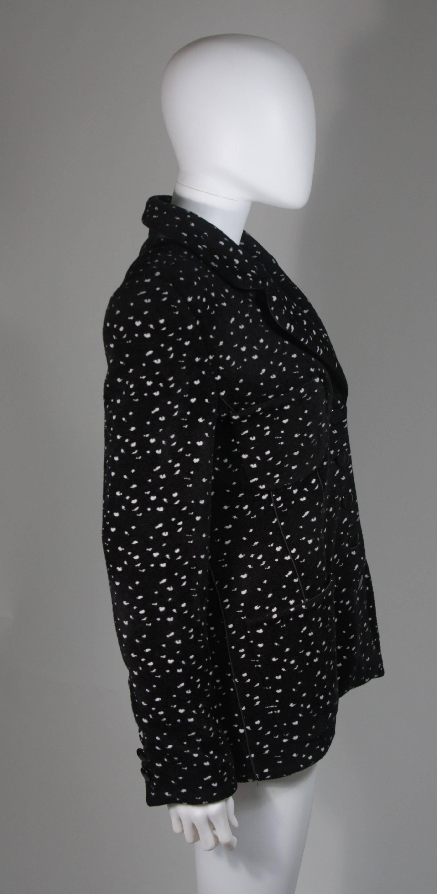 Giorgio Armani Schwarz und Weiß gesprenkelte Jacke aus Wollmischung mit Paspelierung Größe 46 Damen im Angebot