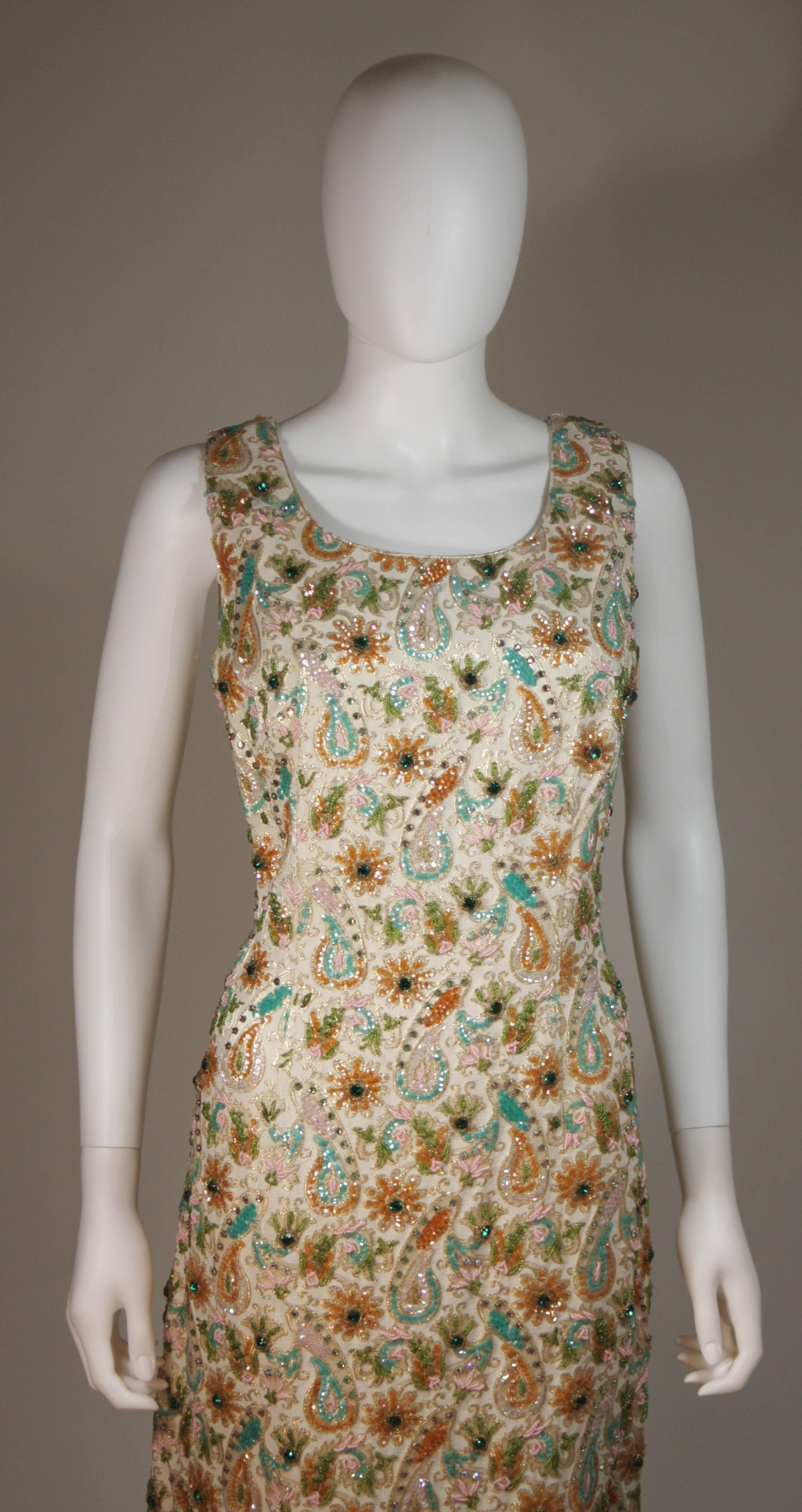 1960's Creme & Gold Seidenbrokat Hand Perlen und bestickt Kleid Größe 16 (Braun)