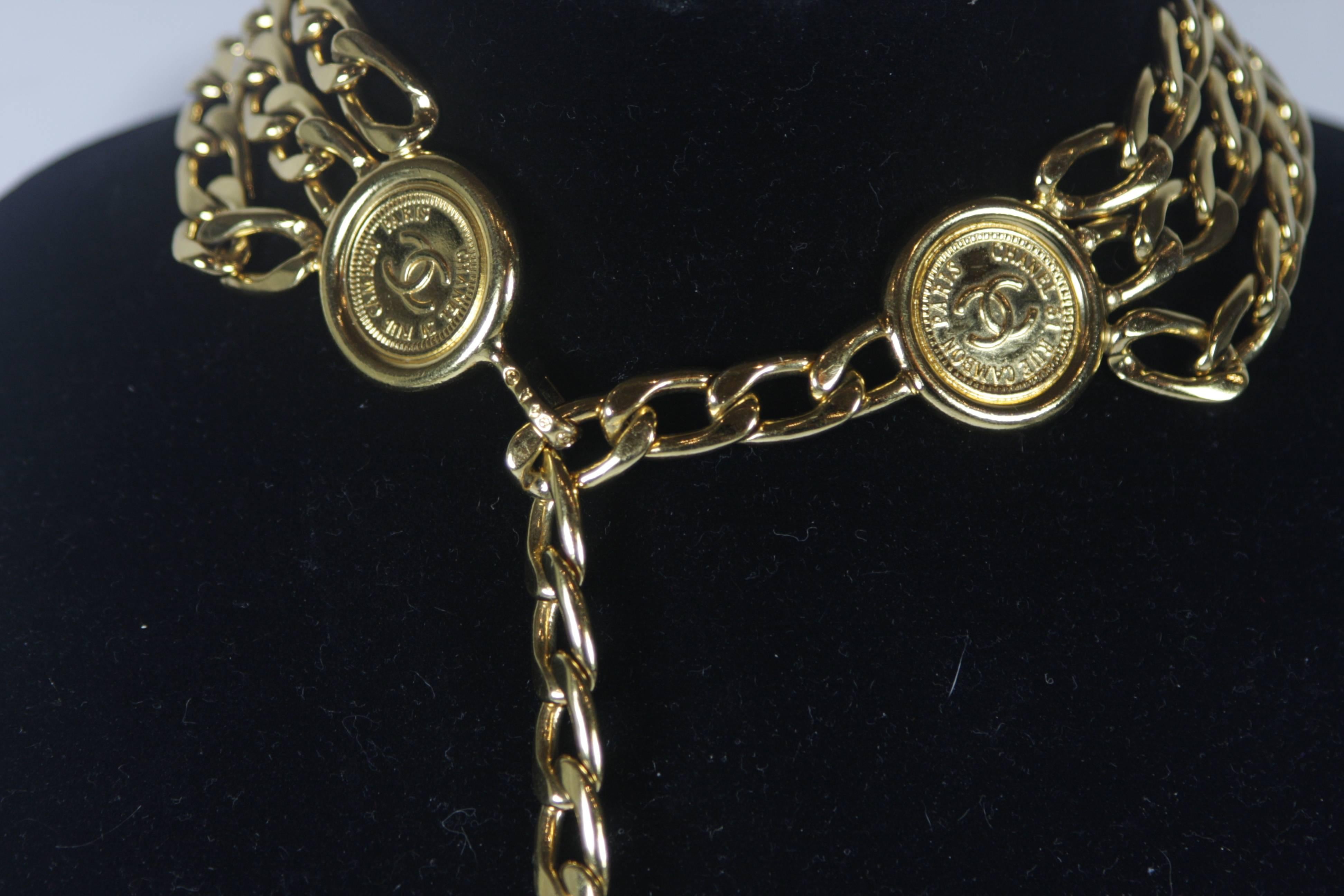 CHANEL Gold Tone Triple Strand Detail Chain Link Belt Necklace Open Size In Excellent Condition In Los Angeles, CA