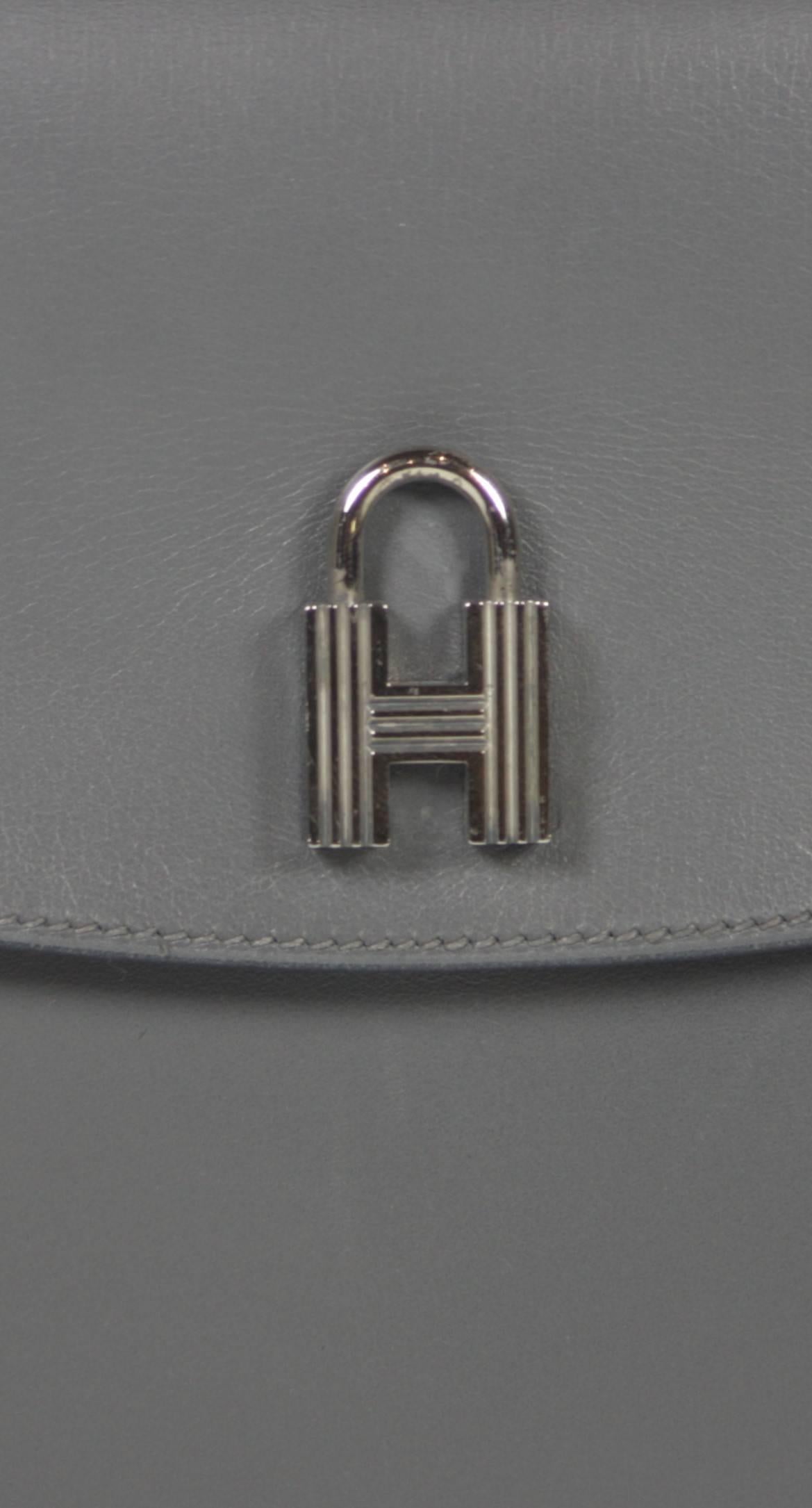 HERMES Grey Leather Envelope Clutch with Silver Padlock Detail In New Condition In Los Angeles, CA