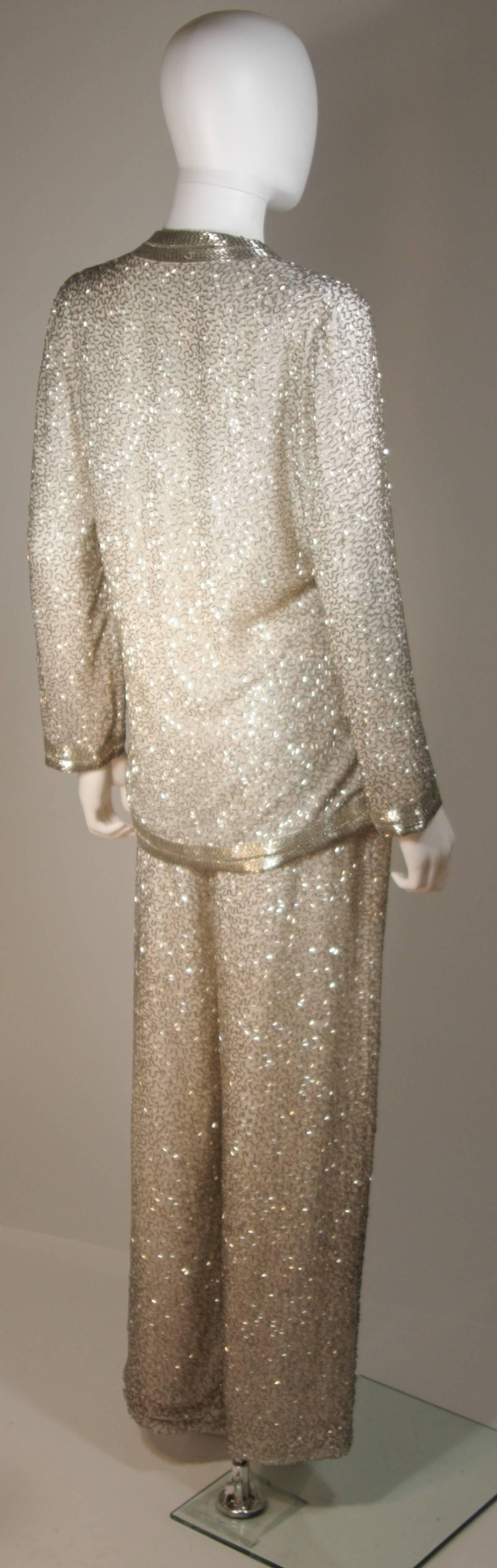 Silberner und weißer Seiden-Perlen-Hosenanzug mit Palazzo-Hosen Größe Medium Large Damen im Angebot