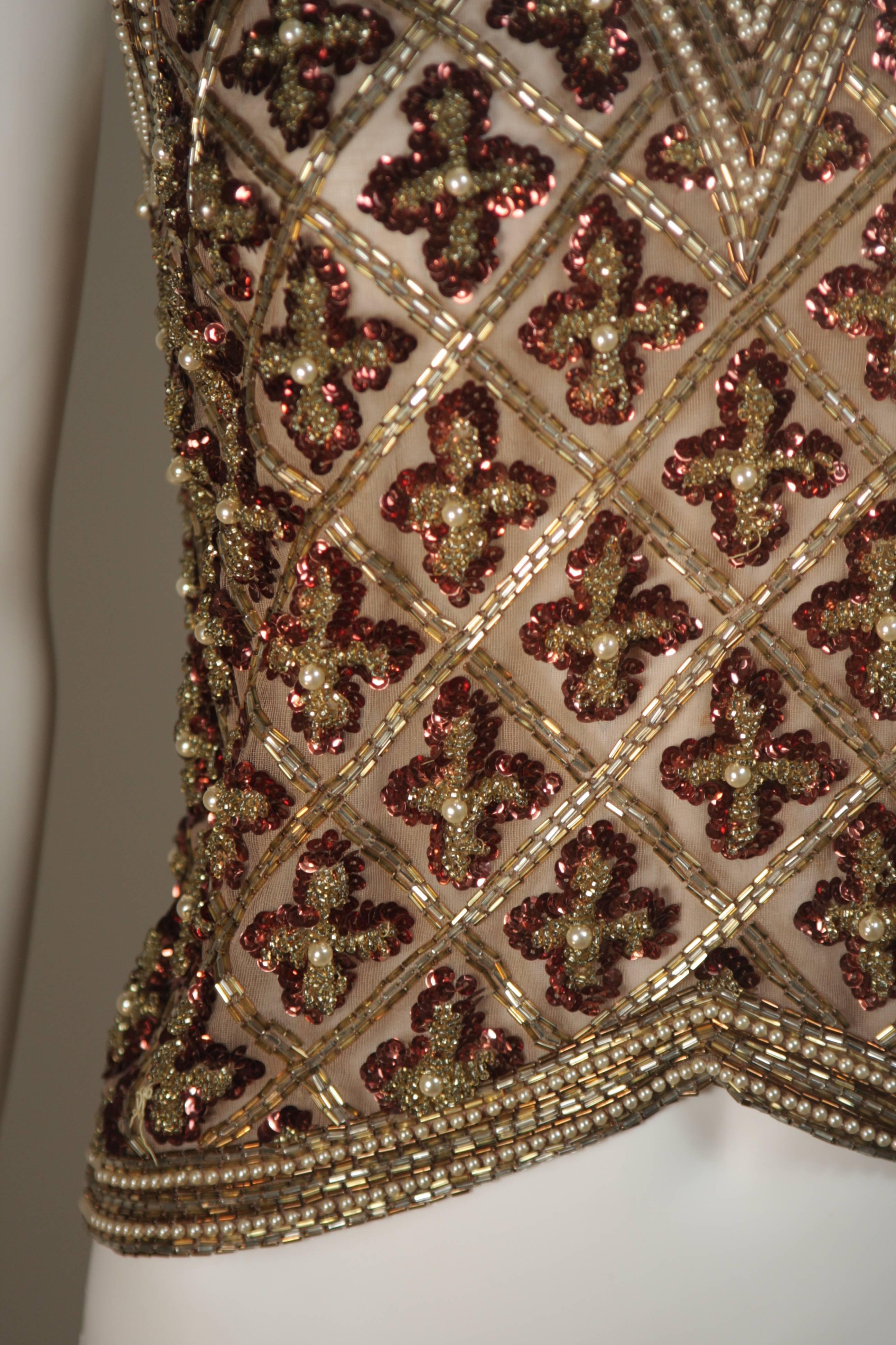 GALANOS zugeschriebene Perlenbluse in Gold und Burgunder mit Relief, Größe Small Medium Damen im Angebot
