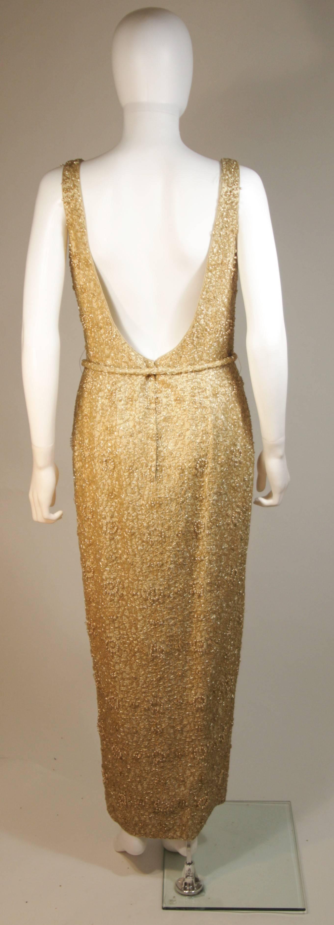HAUTE COUTURE INT'L Goldfarbenes perlenbesetztes Kleid mit Gürtel Größe Large  im Angebot 3