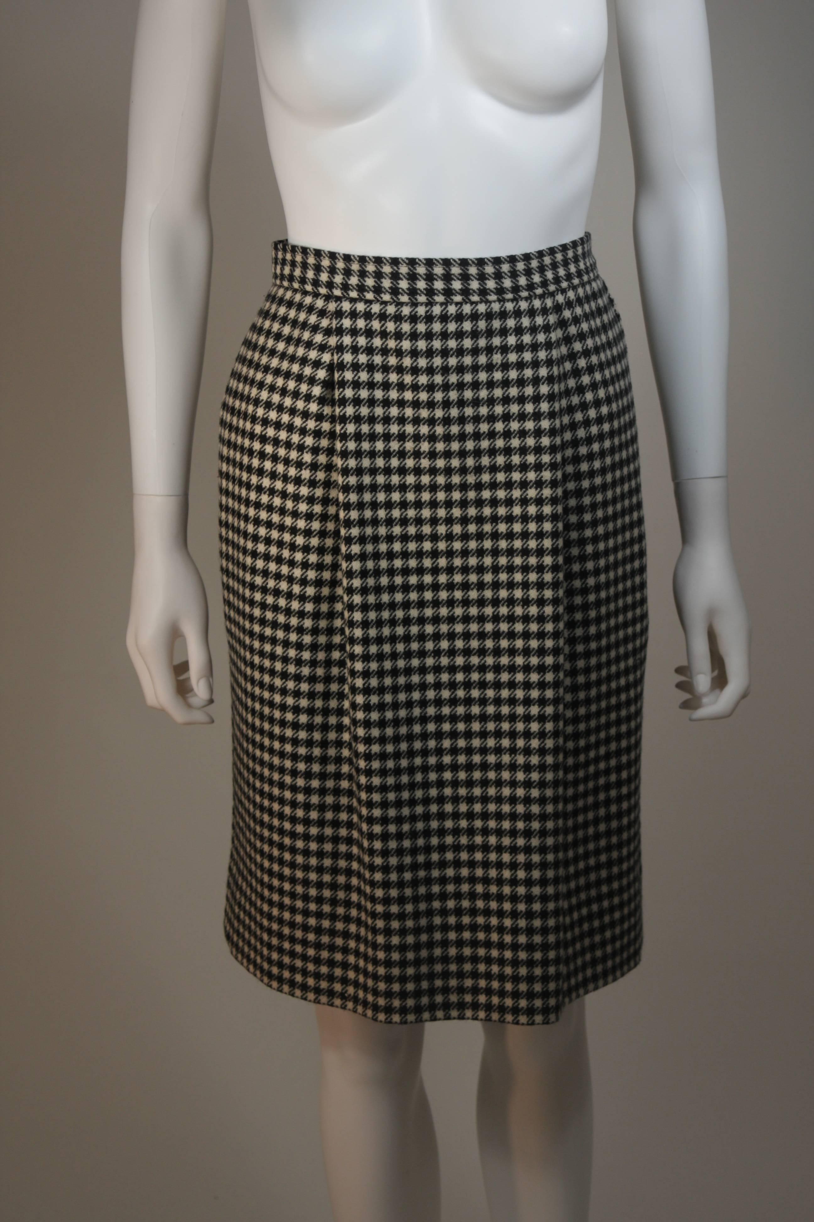 YVES SAINT LAURENT Black and White Wool Houndstooth Skirt Suit Size 36 40 For Sale 4