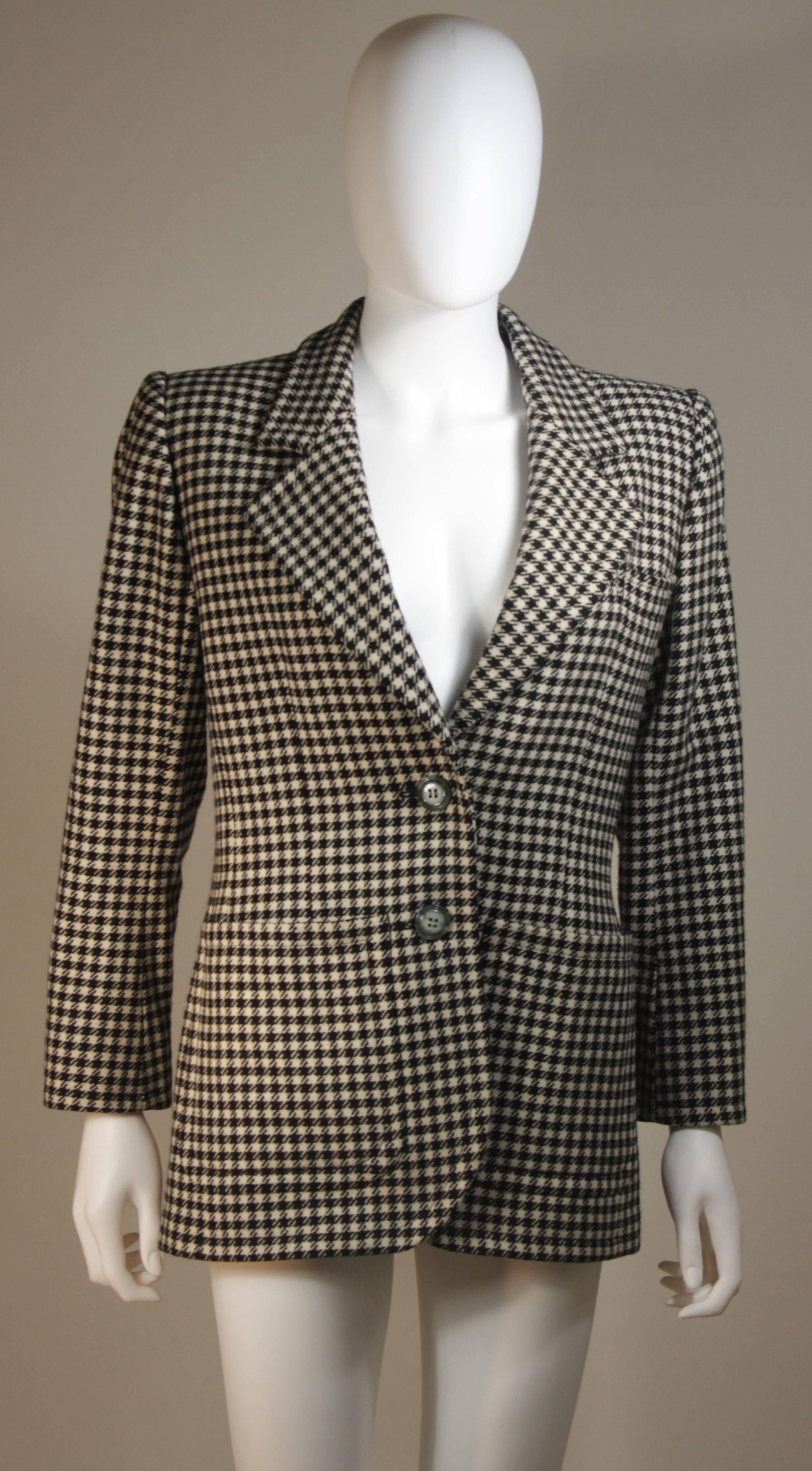 YVES SAINT LAURENT Black and White Wool Houndstooth Skirt Suit Size 36 40 For Sale 3