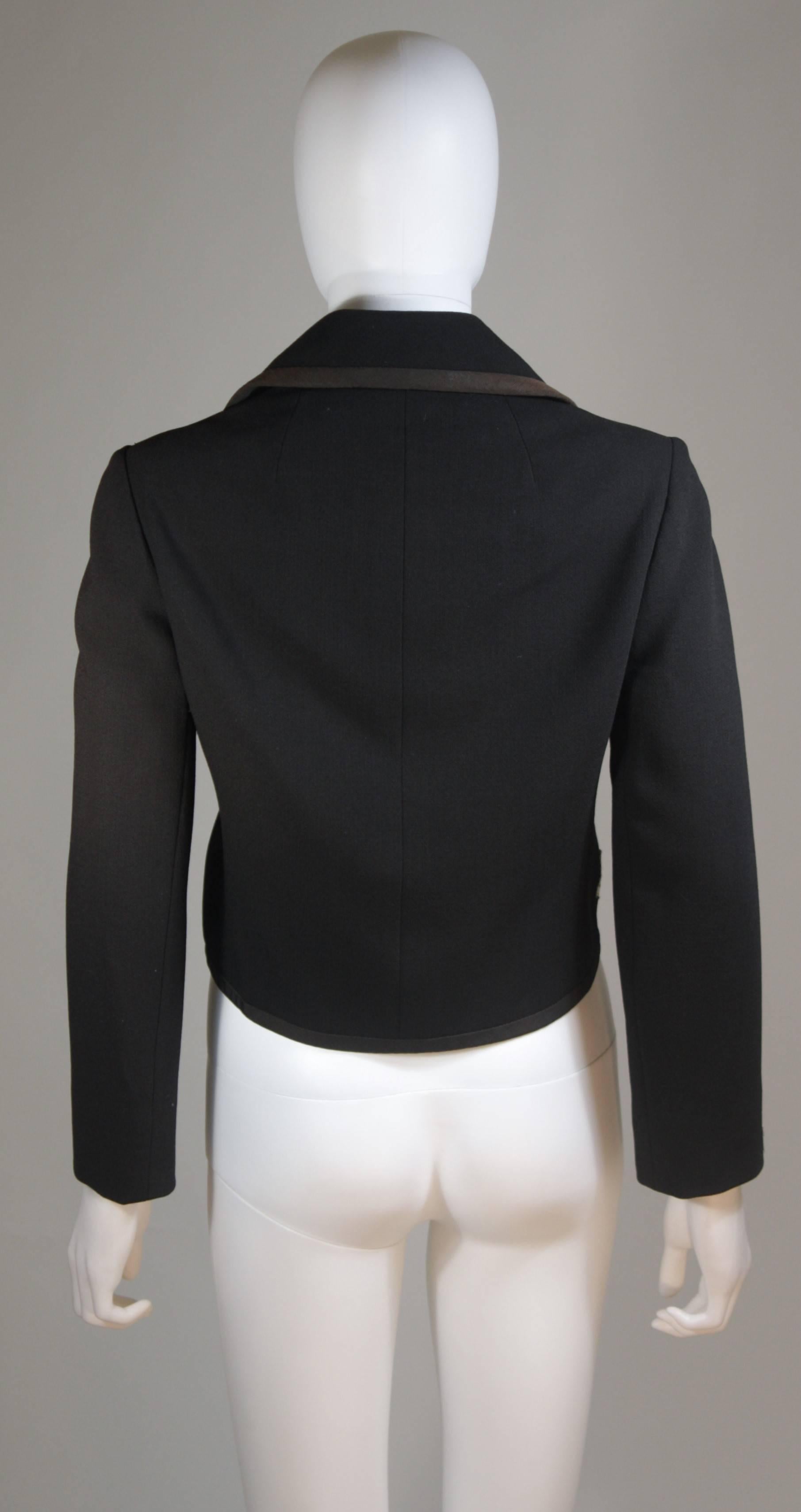 ELIZABETH MASON COUTURE - Bendaggio con applicazione di etichette vintage realizzato su ordinazione in vendita 3