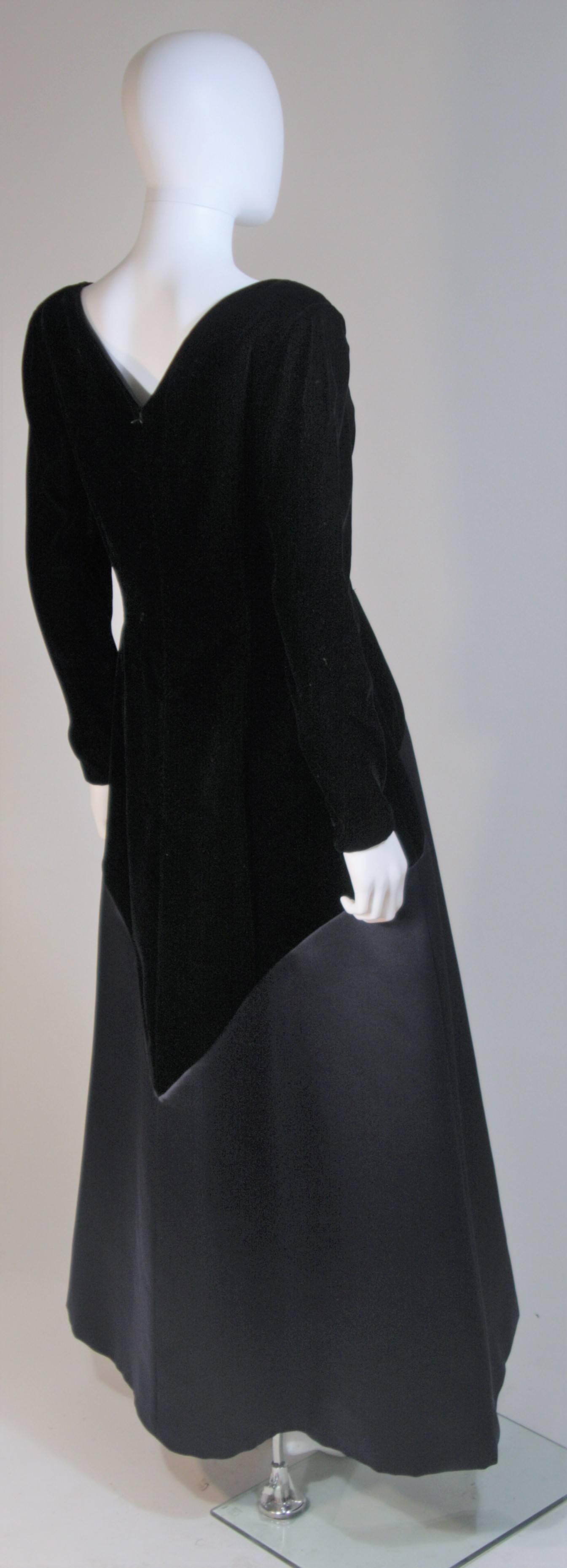 BILL BLASS Circa 1980's-1990's Velvet and Navy Satin Contrast Gown Size 12 For Sale 1