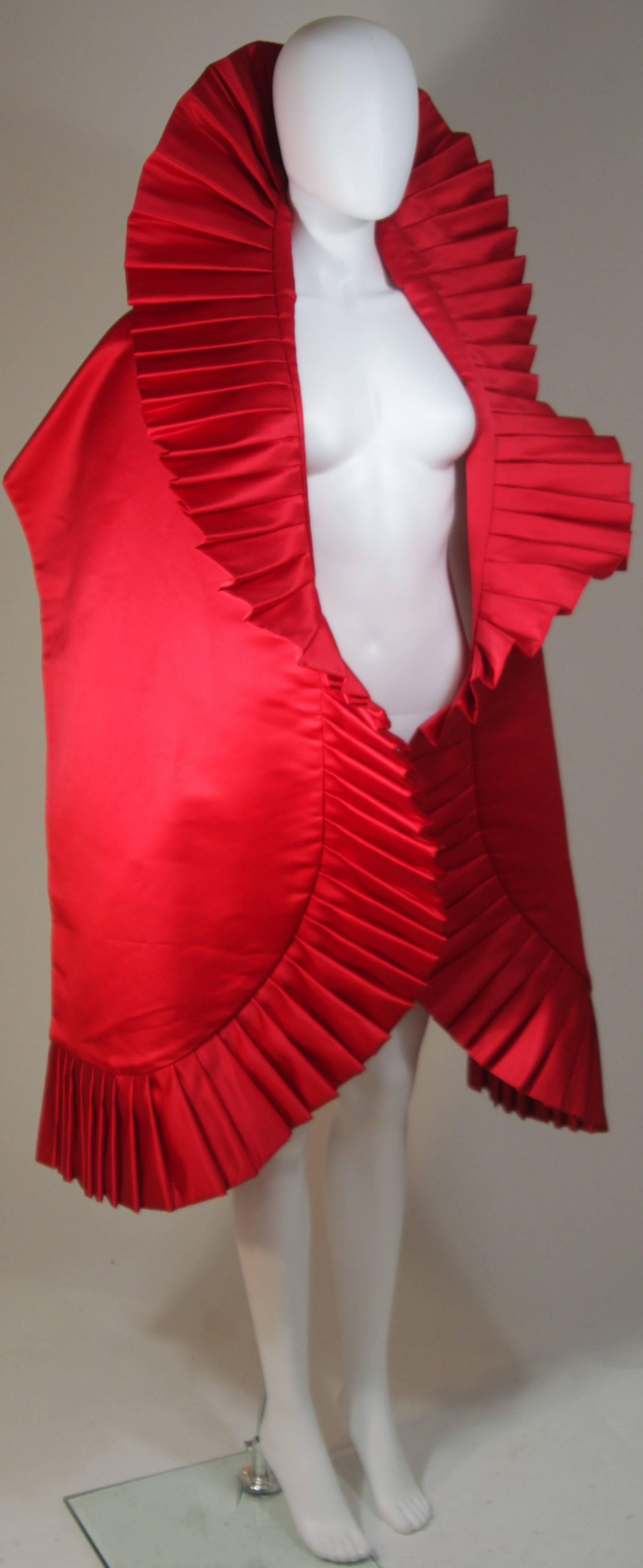 ELIZABETH MASON COUTURE PLEATS ME Red Silk Wrap with Pleating Made to Order In New Condition For Sale In Los Angeles, CA