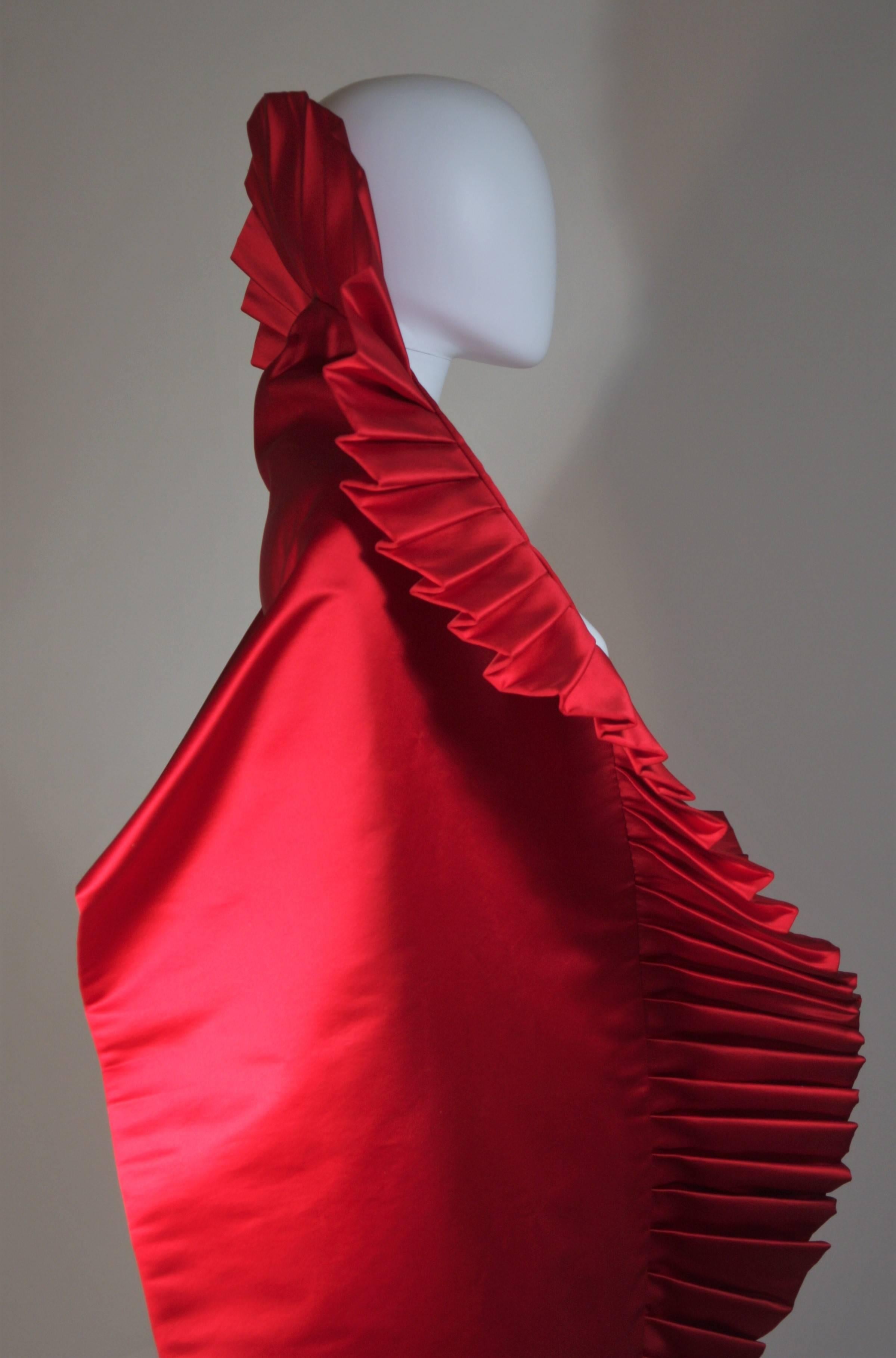 ELIZABETH MASON COUTURE PLEATS ME Red Silk Wrap with Pleating Made to Order For Sale 2