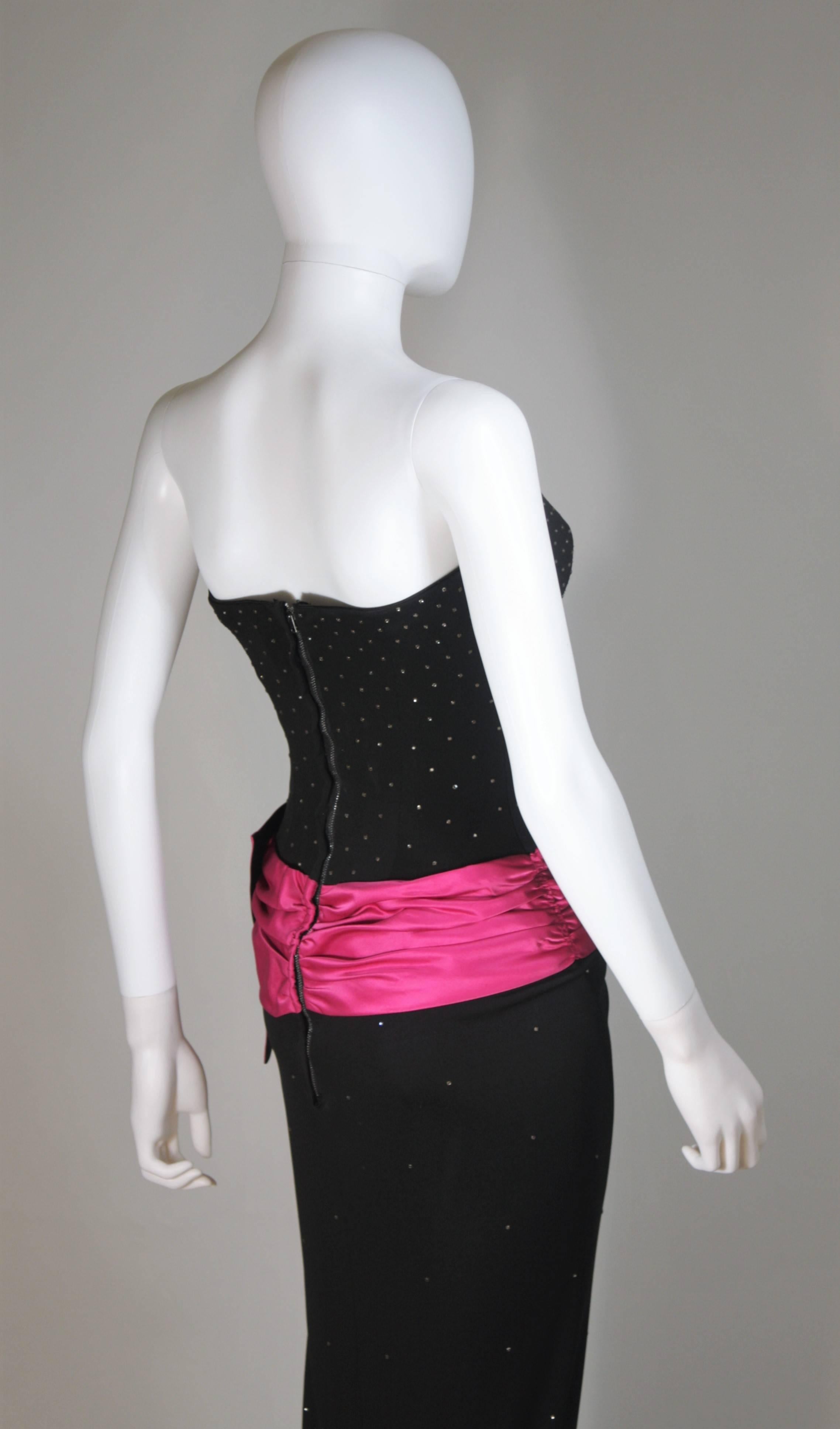 TRACEY MILLS 1980er Schwarzes Kleid mit Magenta-Kontrast und großer Schleife Größe 4-6 im Angebot 4