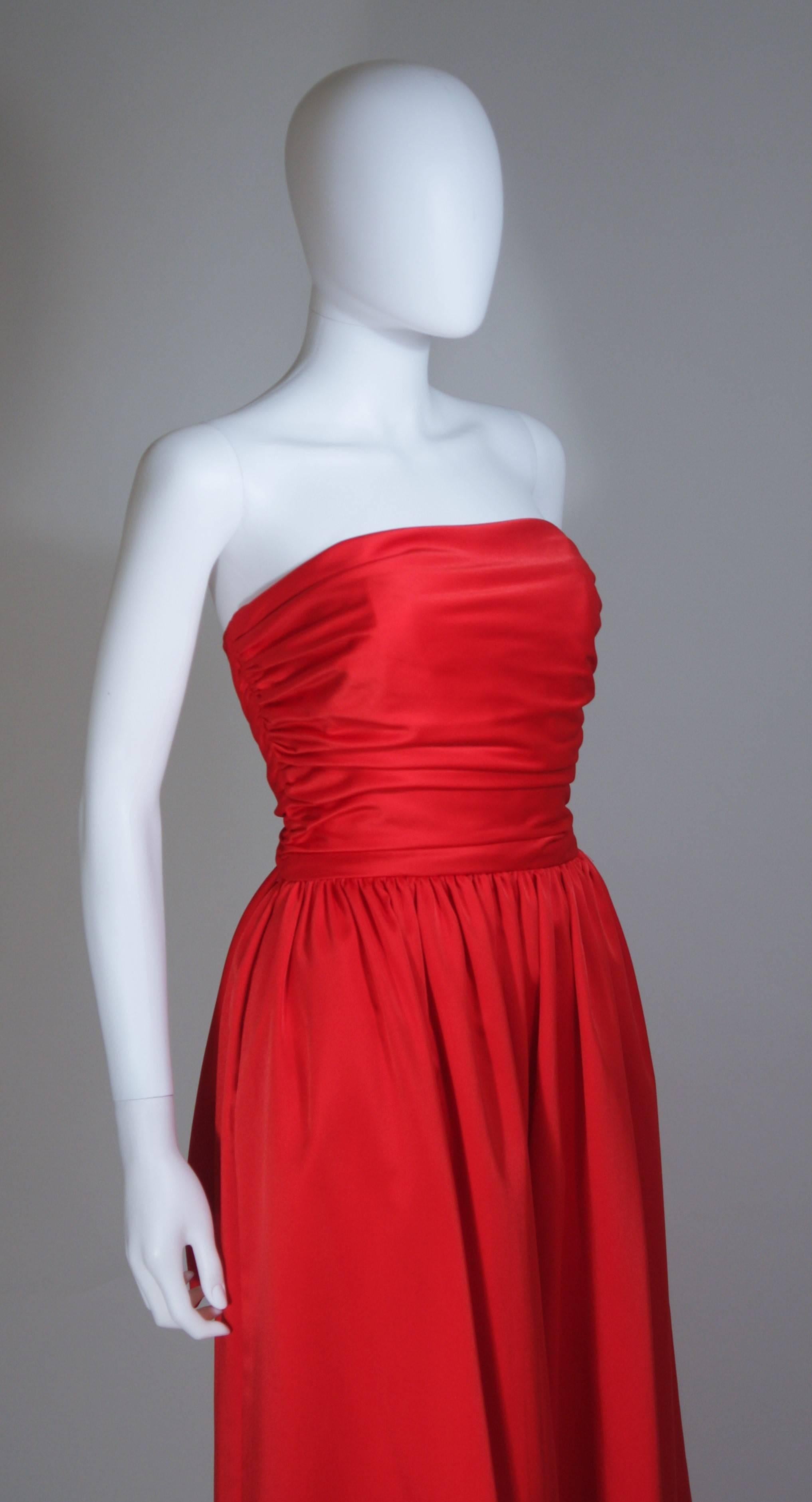 ANTHONY MUTO Rotes Kleid mit gerafftem Mieder und Taille Krawatte Größe 4-6 im Angebot 1