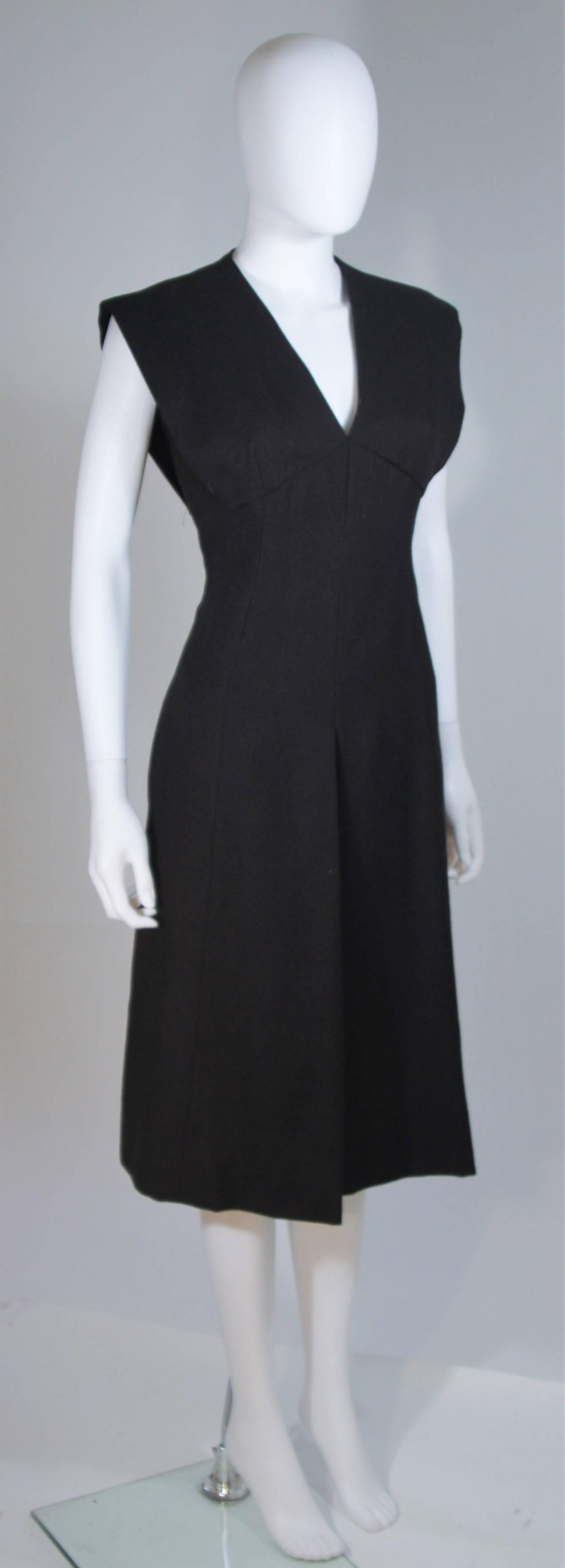 MOLLIE PARNIS 1960's Black Linen A-Line Shift Dress Size 10 In Excellent Condition For Sale In Los Angeles, CA
