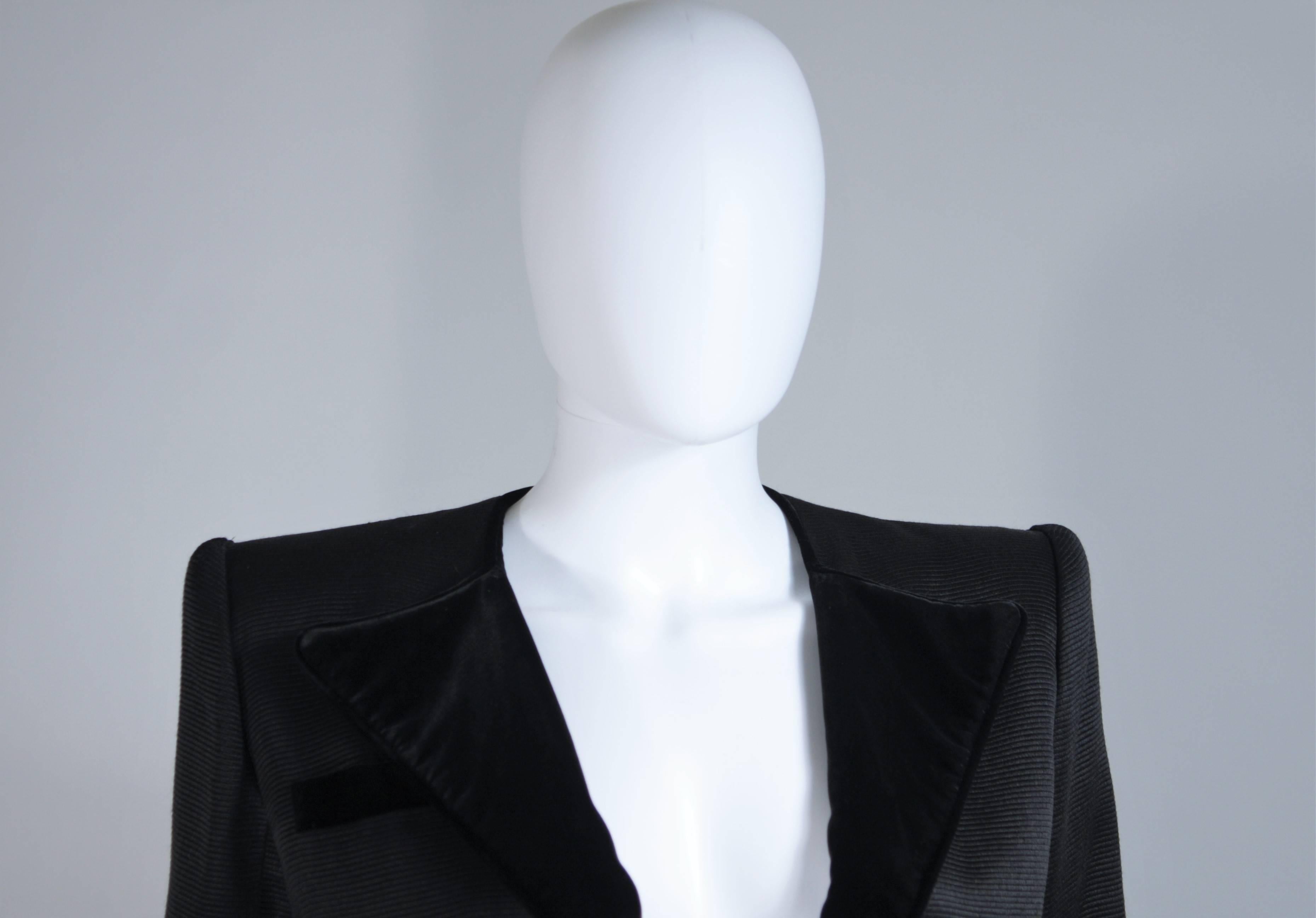 VALENTINO Silk Ribbed Tuxedo Evening Coat with Velvet Trim Size 6 In Excellent Condition In Los Angeles, CA
