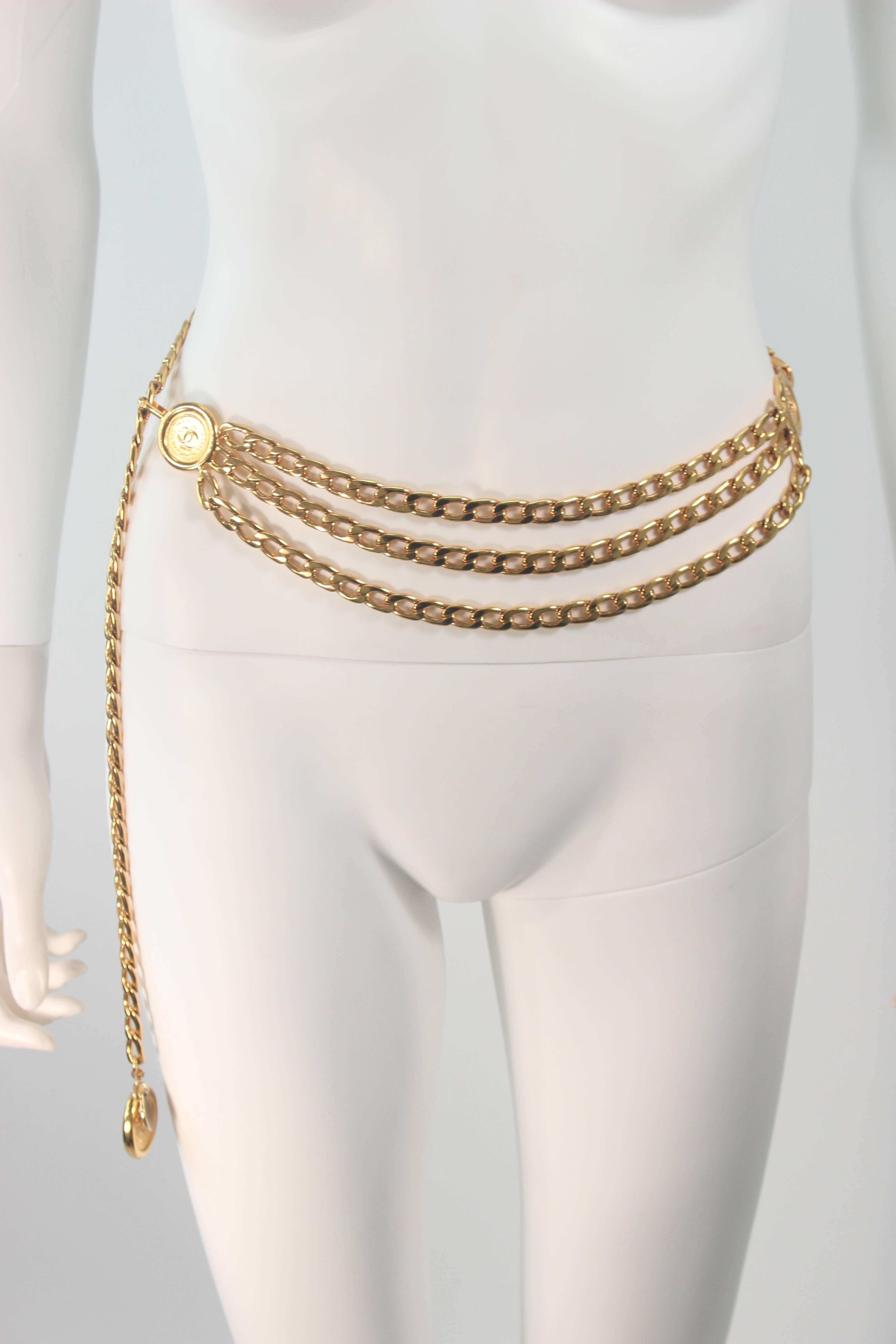 CHANEL 1991 Gold Tone Triple Strand Detail Chain Link Belt Necklace Open Size In Excellent Condition In Los Angeles, CA