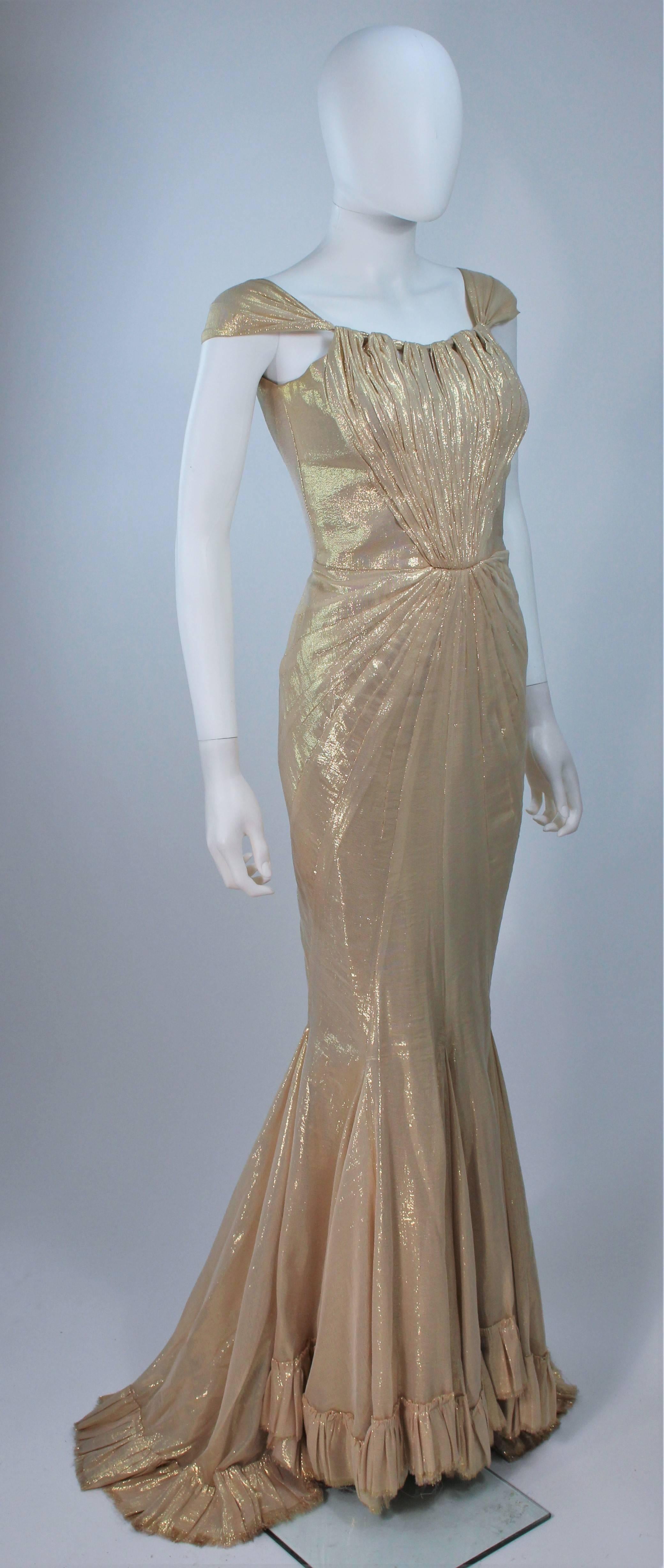 ELIZABETH MASON COUTURE Goldfarbenes Seiden-Lame-Kleid aus Seide, Maßanfertigung (Grau) im Angebot