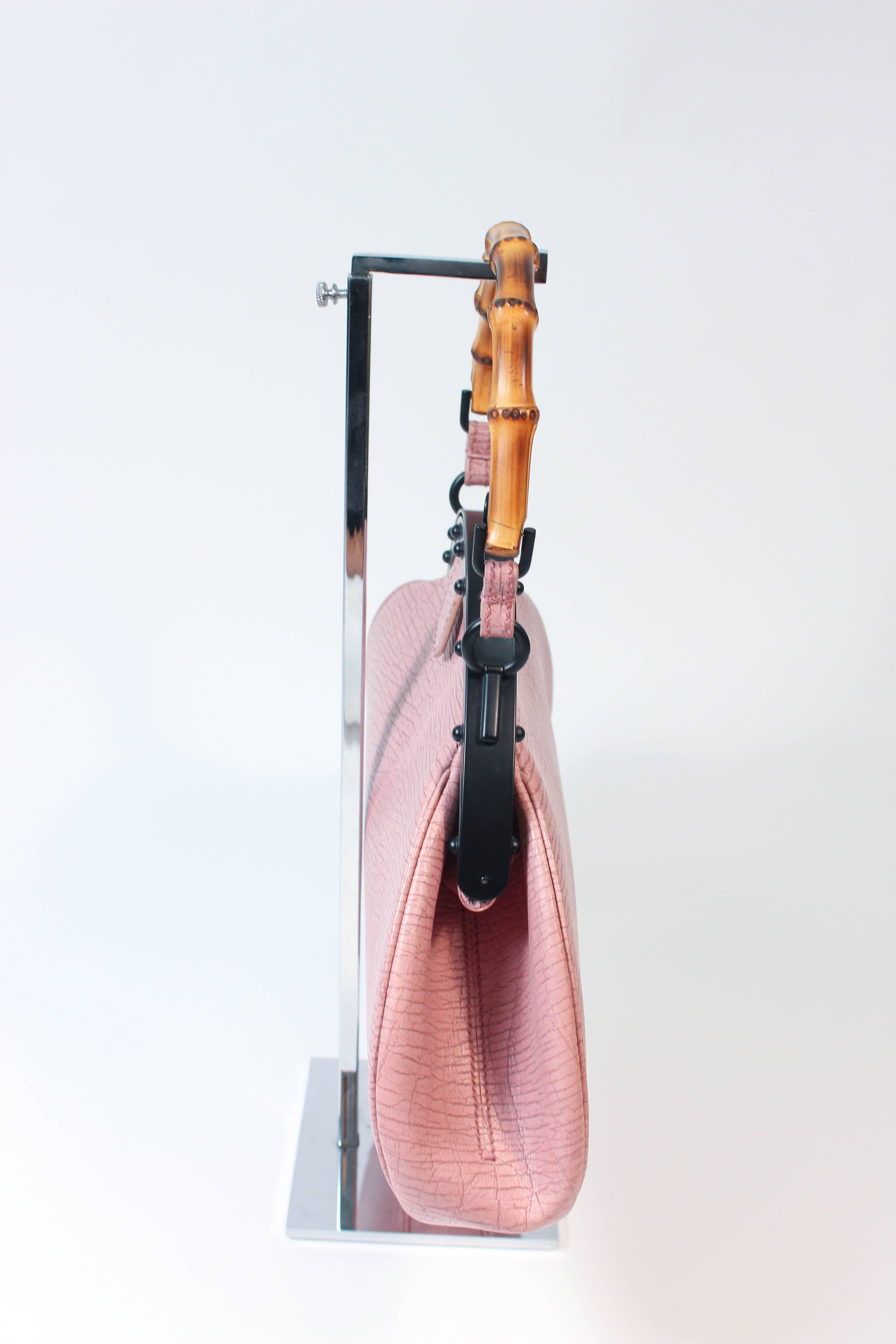 GUCCI Mauve Pink Bamboo Frame Purse Excellent Condition In Excellent Condition In Los Angeles, CA