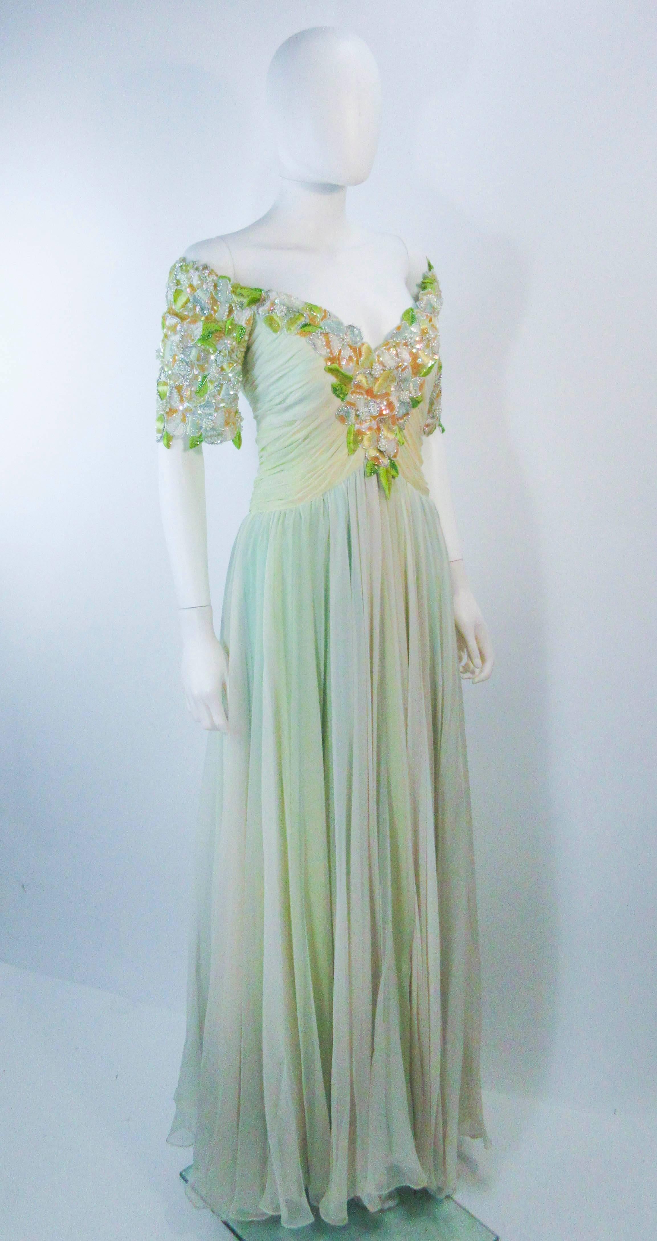 BOB MACKIE Grünes Chiffon-Kleid mit Blumenverzierung Größe 2 4 Damen im Angebot