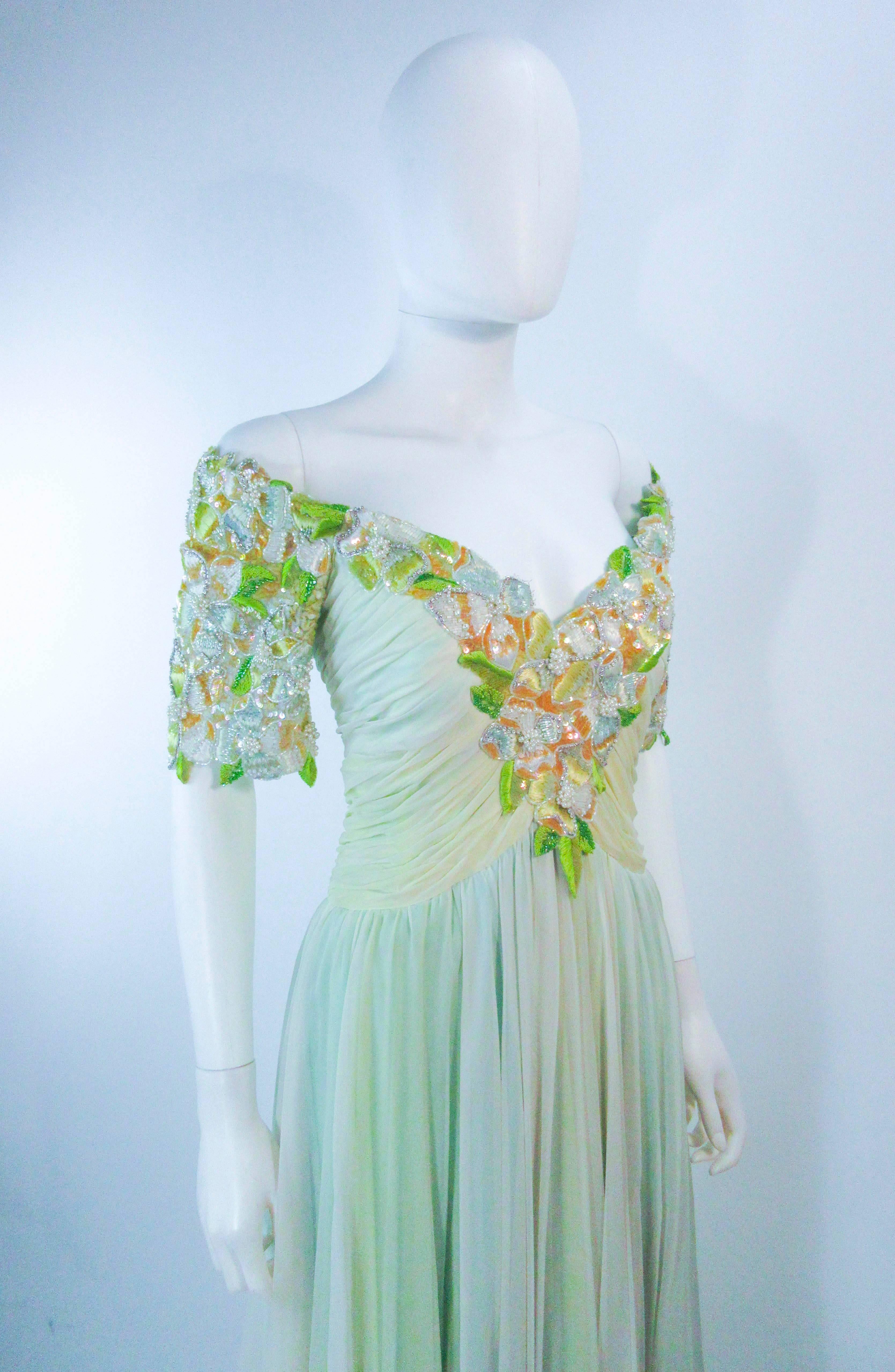BOB MACKIE Grünes Chiffon-Kleid mit Blumenverzierung Größe 2 4 im Angebot 1