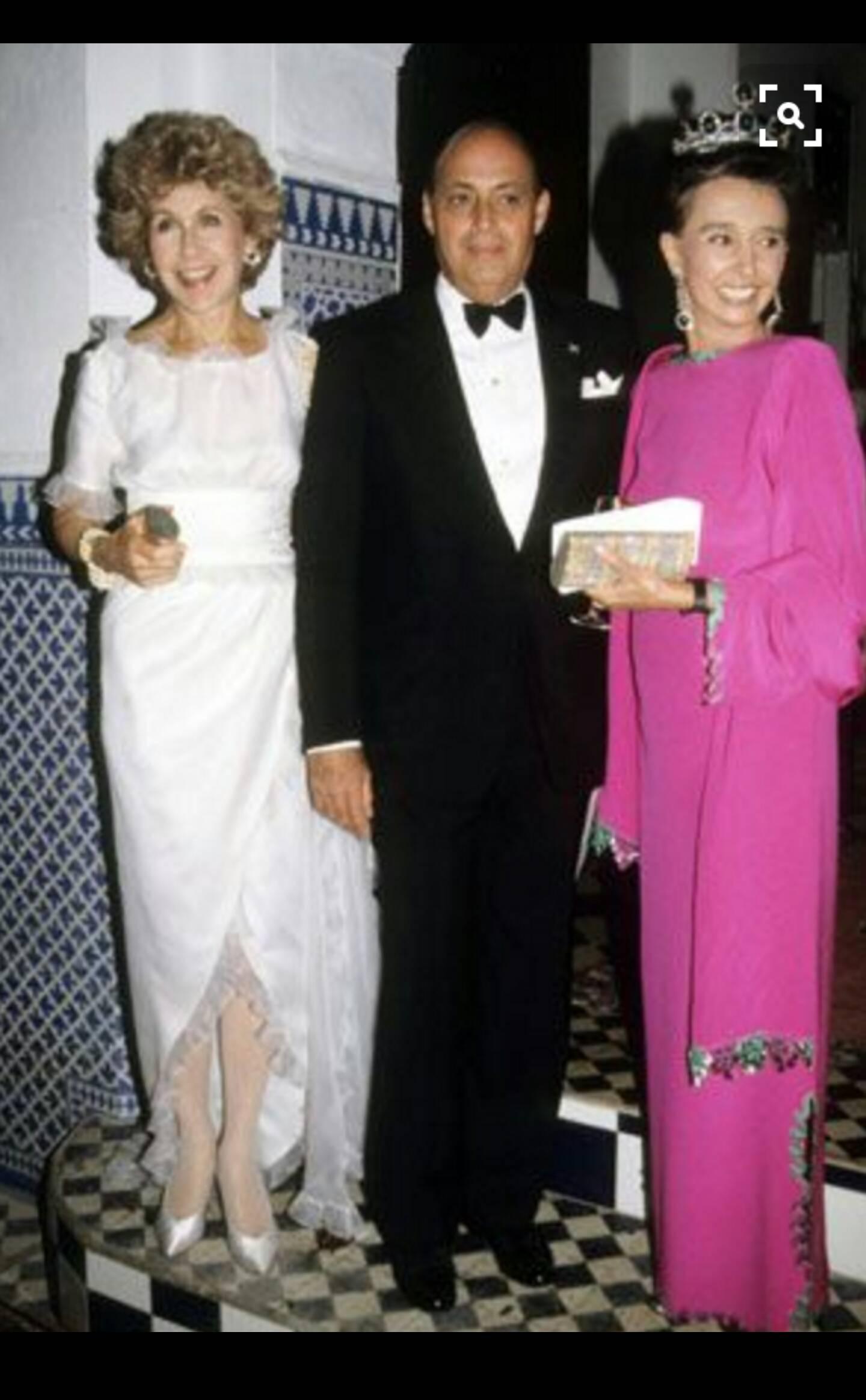 Conjunto de Blusa y Falda Christian Dior Haute Couture Crema,  Betsy Bloomingdale 1988 en venta 4