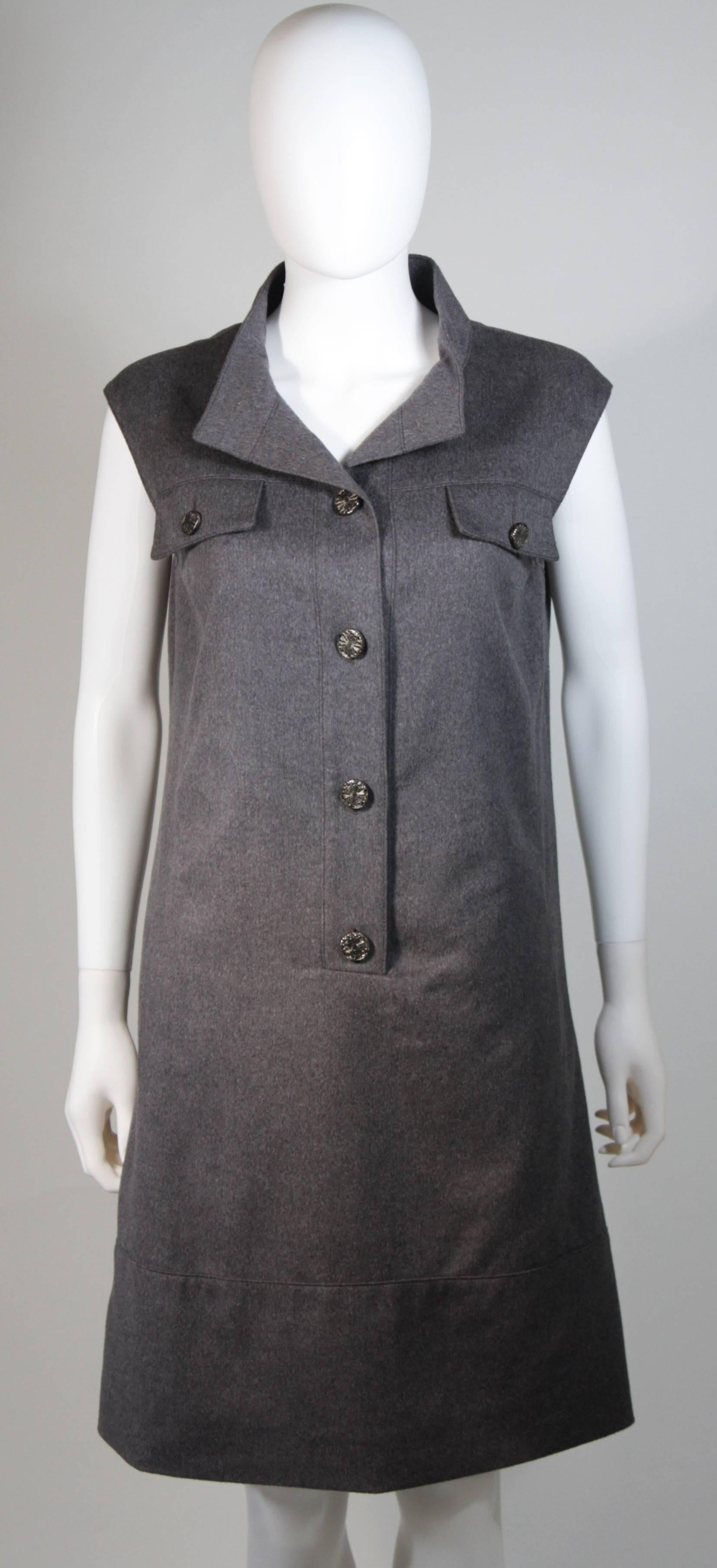 Oscar De La Renta Sleeveless Grey Wool Dress Size 8 In Excellent Condition In Los Angeles, CA