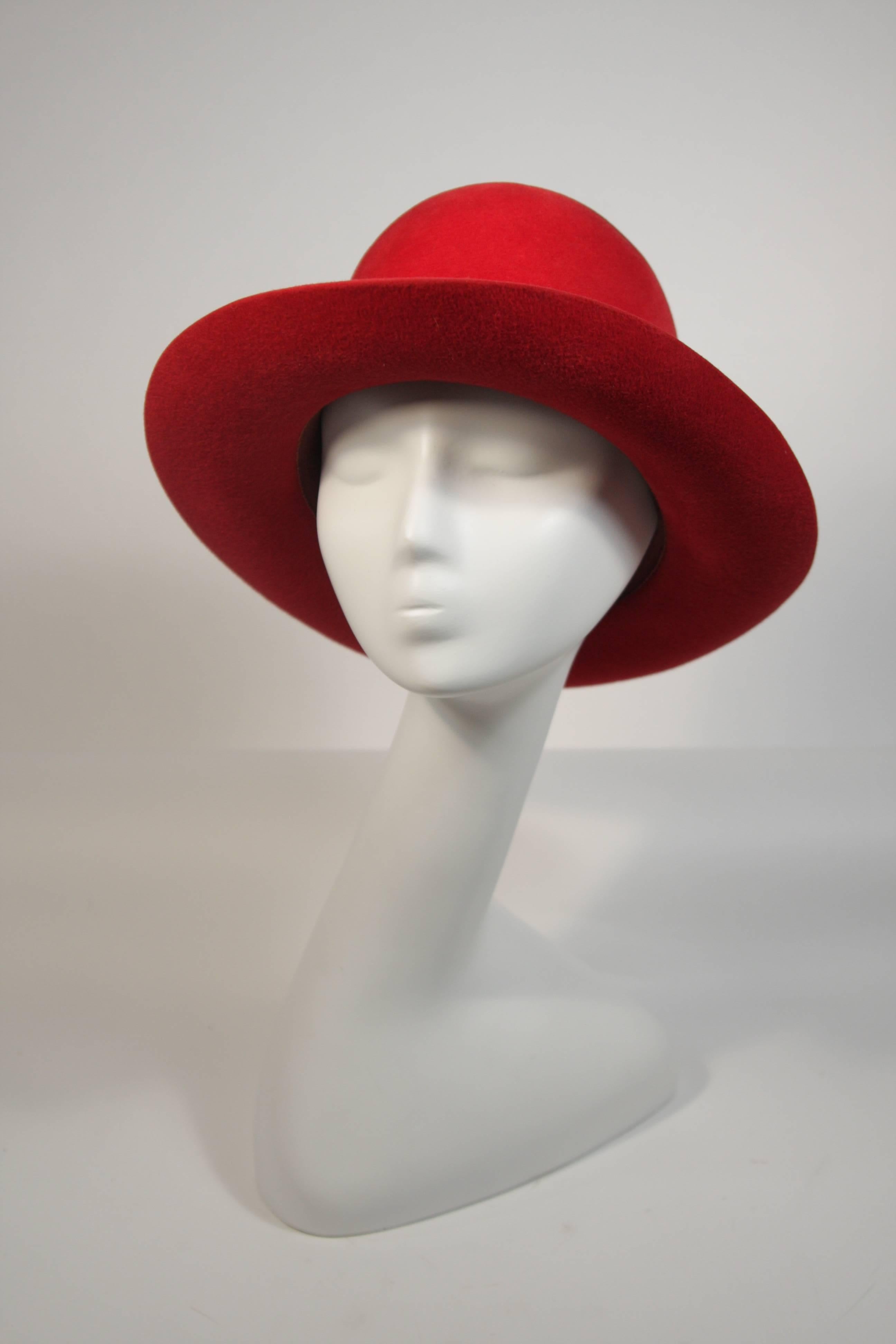 Borsalino Italy Plush Red Felt Fedora Size 6 3/4 55cm In Excellent Condition In Los Angeles, CA