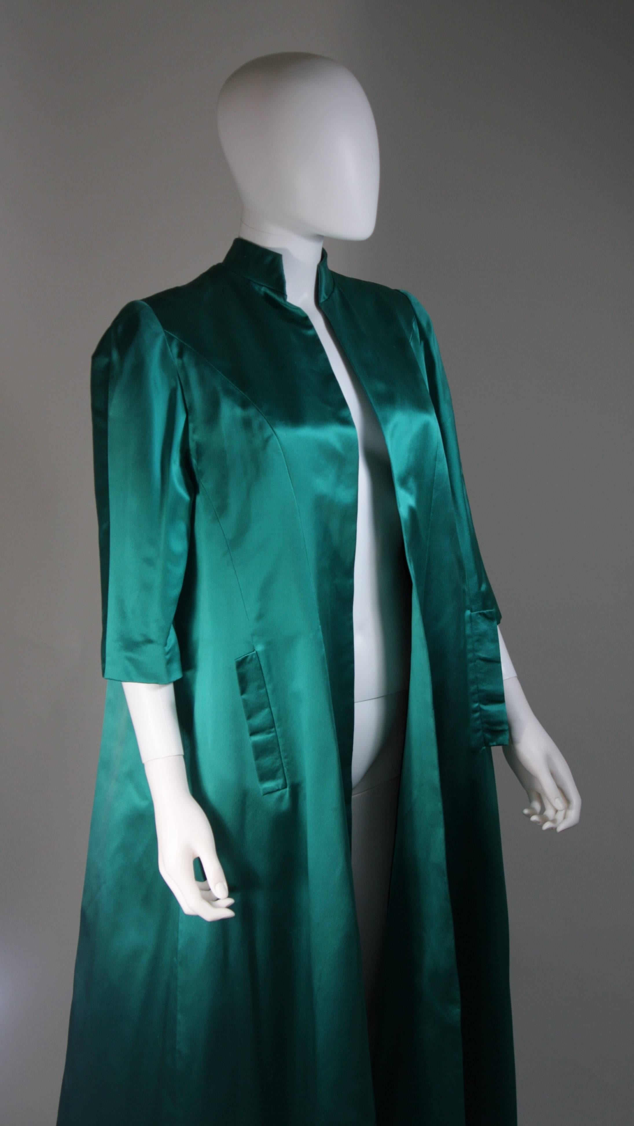 Galanos Green Silk Opera Coat Size Small In Good Condition For Sale In Los Angeles, CA