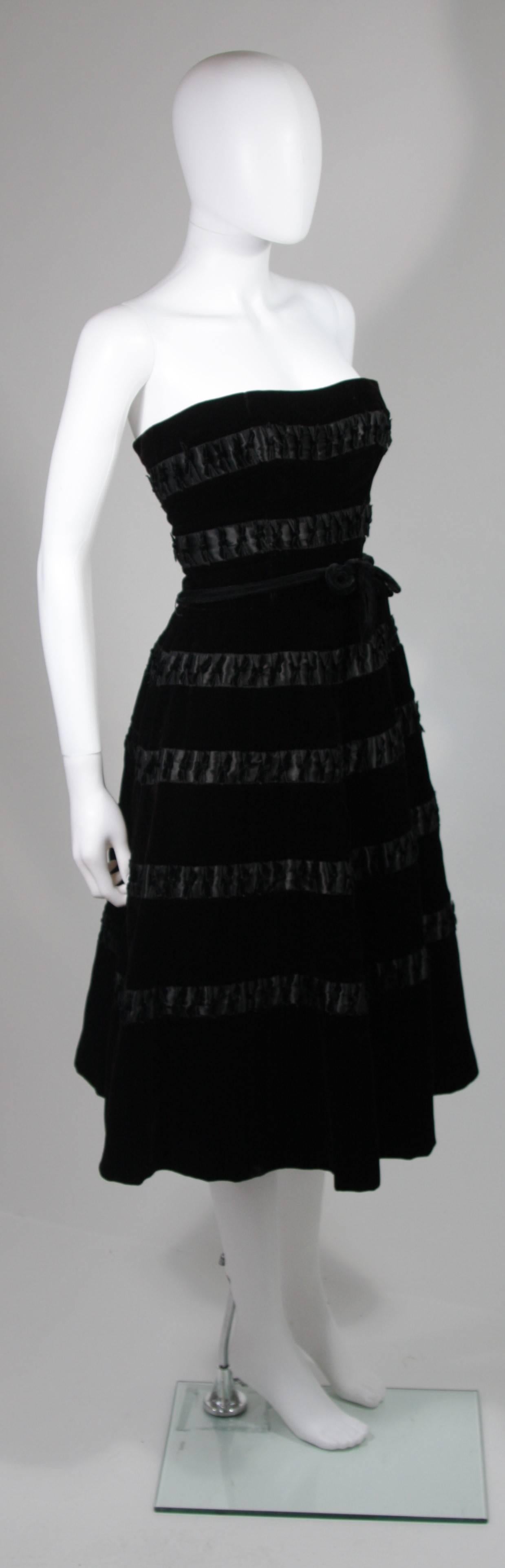 De las mujeres Vestido de cóctel de terciopelo y satén Harvey Berin Talla Pequeña en venta