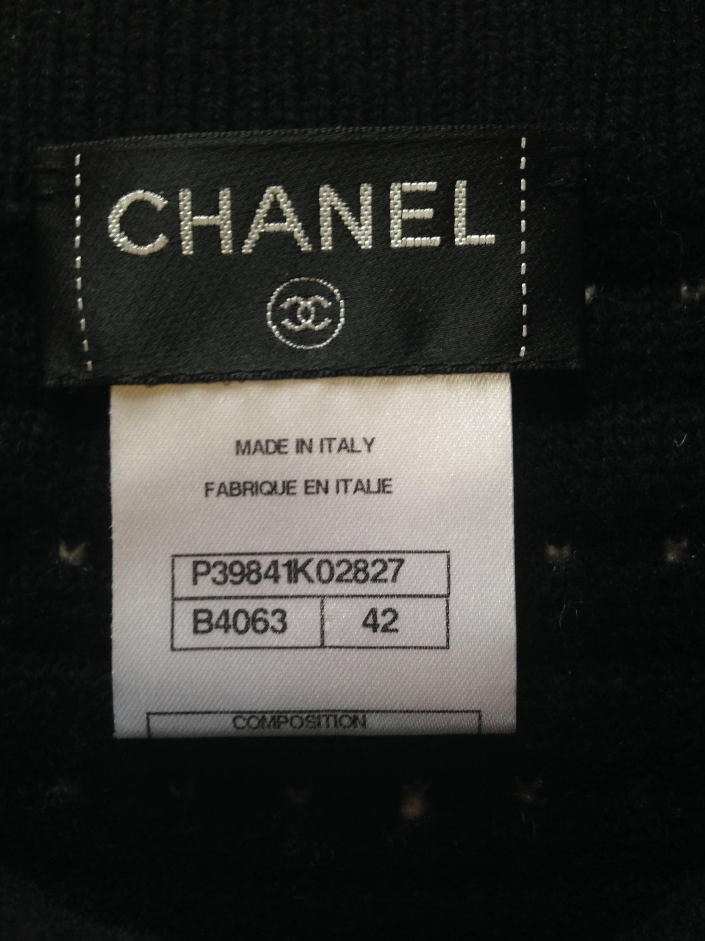 Chanel 2010A Black & White Cashmere/Wool Cardigan Vest and Skirt For Sale 5