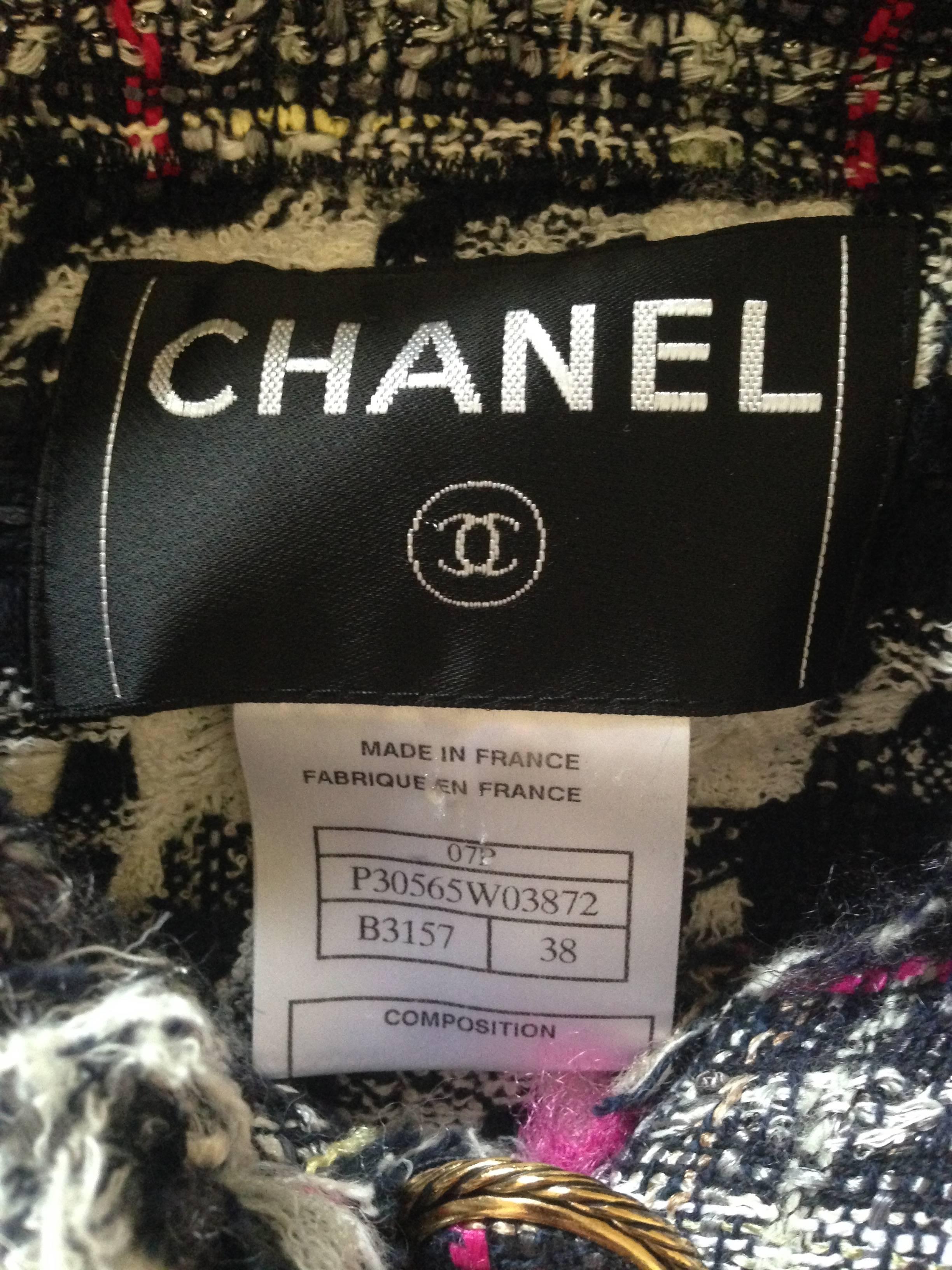 Chanel 07P Tweed Plaid Navy/Pink Reversible Coat with Navy &/White Lining FR 38 For Sale 3