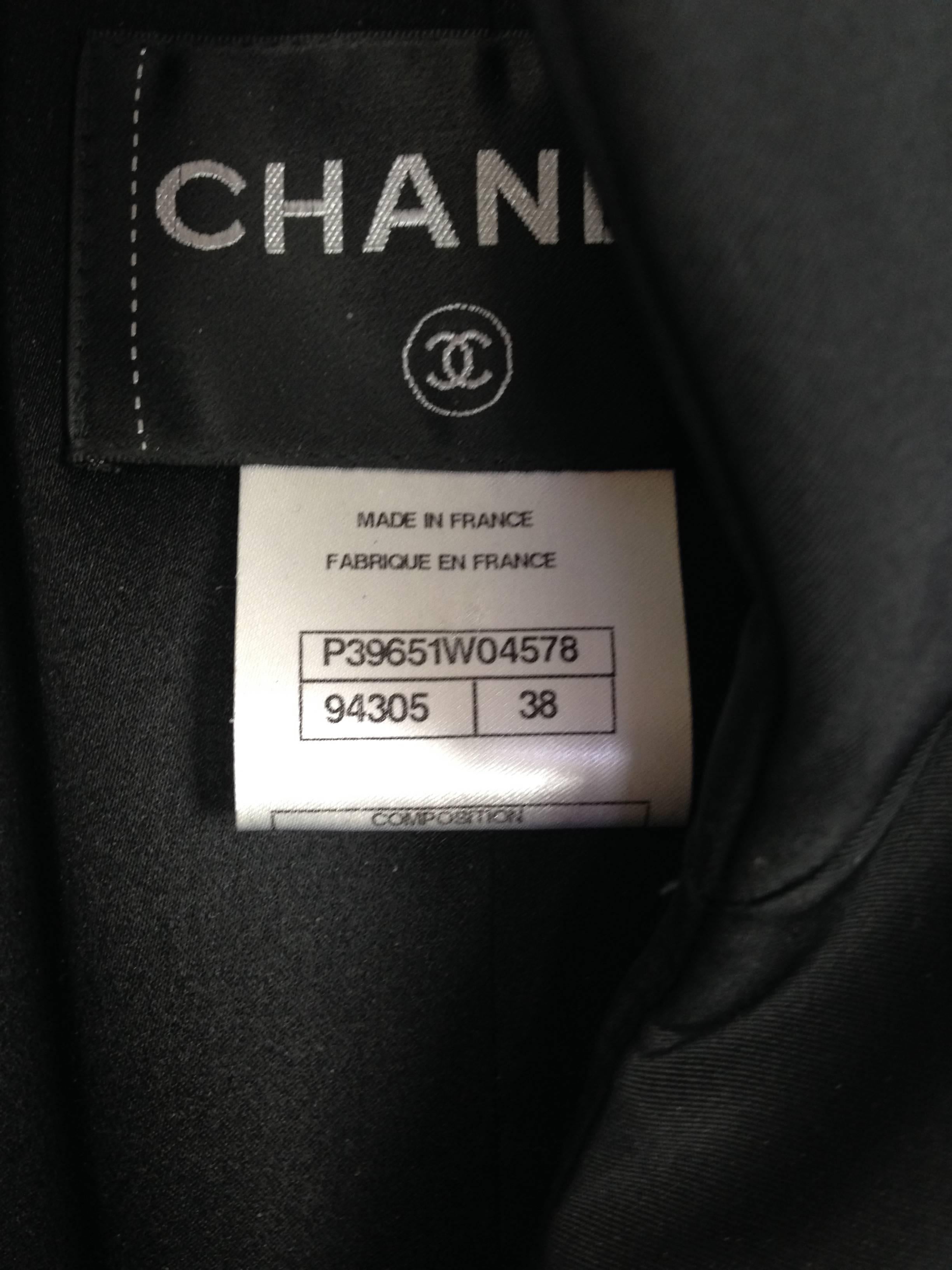 2010A Chanel Black Alpaca Peplum Jacket W/ Black Silk Trim & Impt. Buttons FR 38 For Sale 3