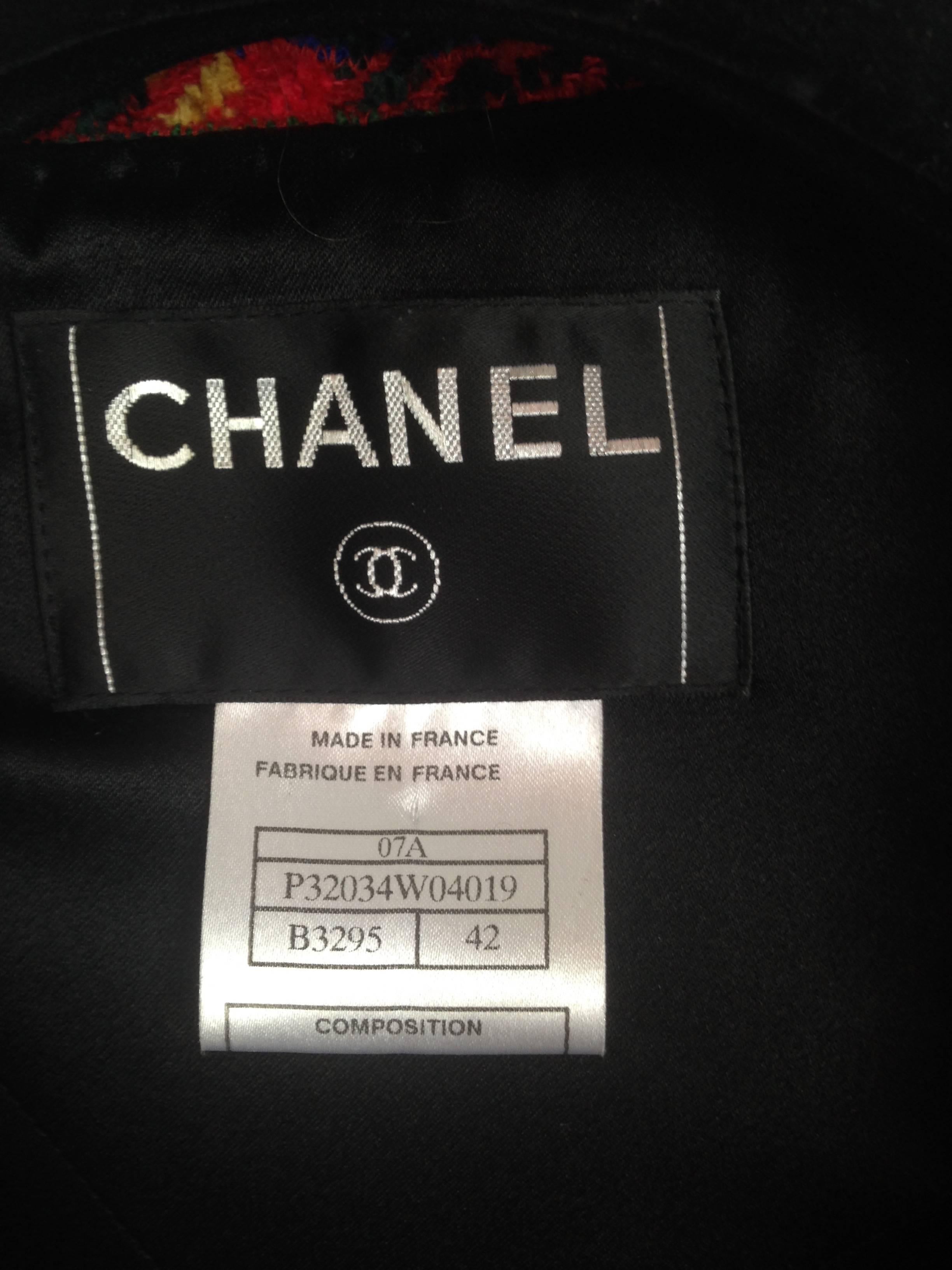 2007A Chanel 3/4 Plaid Coat With Black Satin Trim FR 42 For Sale 3