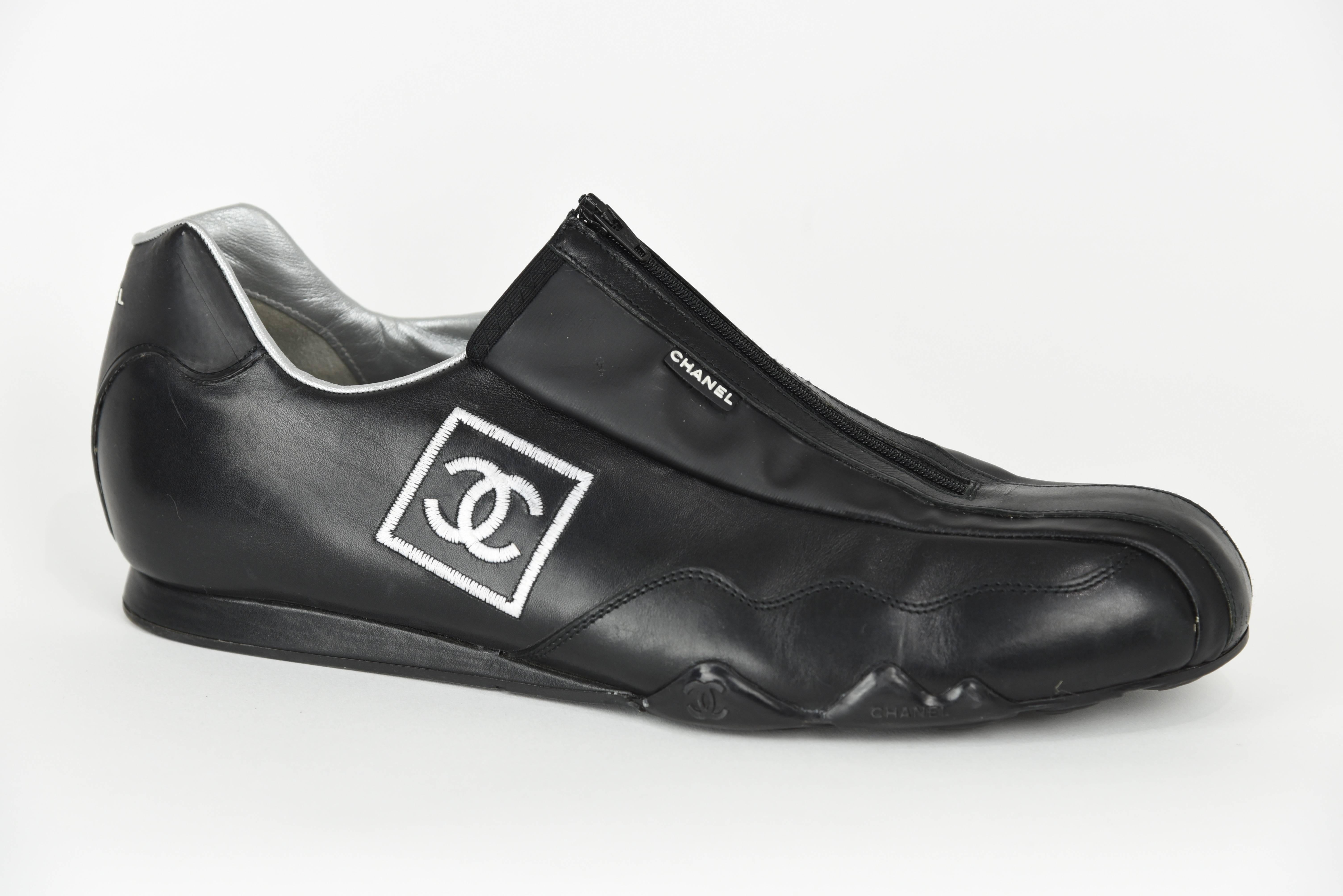 Wear these luxurious and comfortable Chanel black leather shoes with a 1 1/2