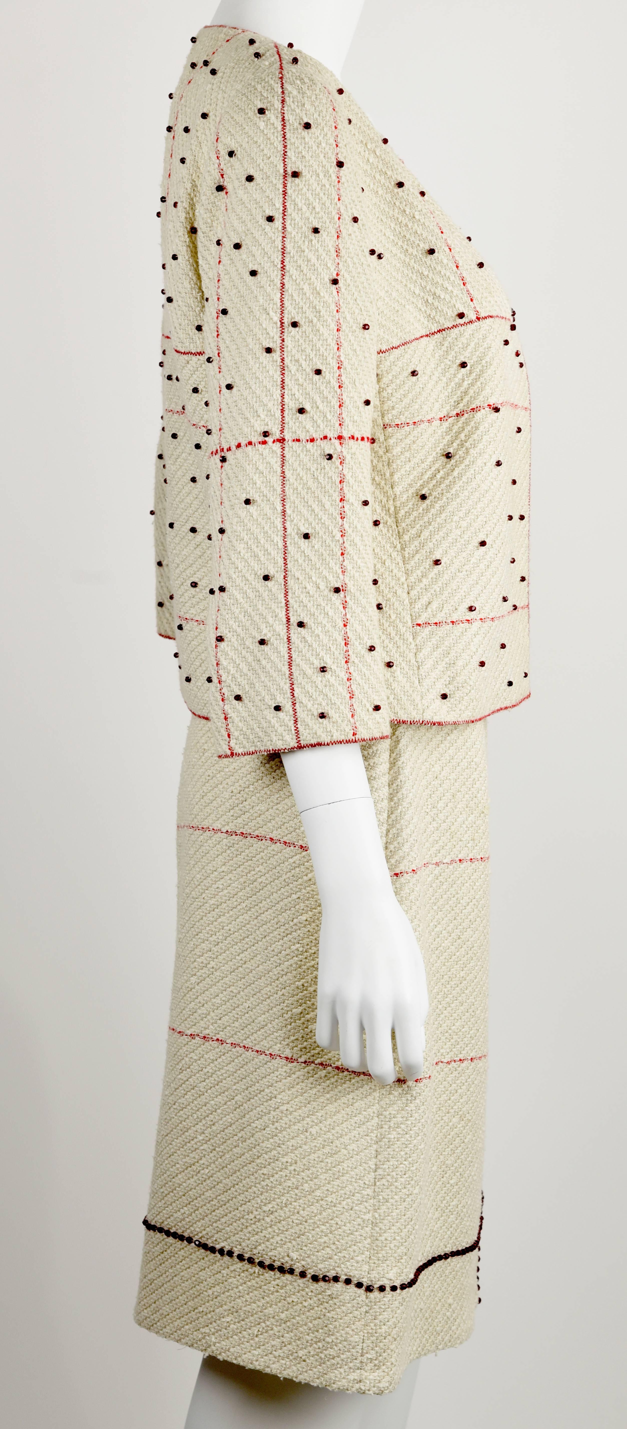 Beige Chanel 2000C 3-Piece Linen Ensemble with Lesage red beading & Stitching FR 38 For Sale