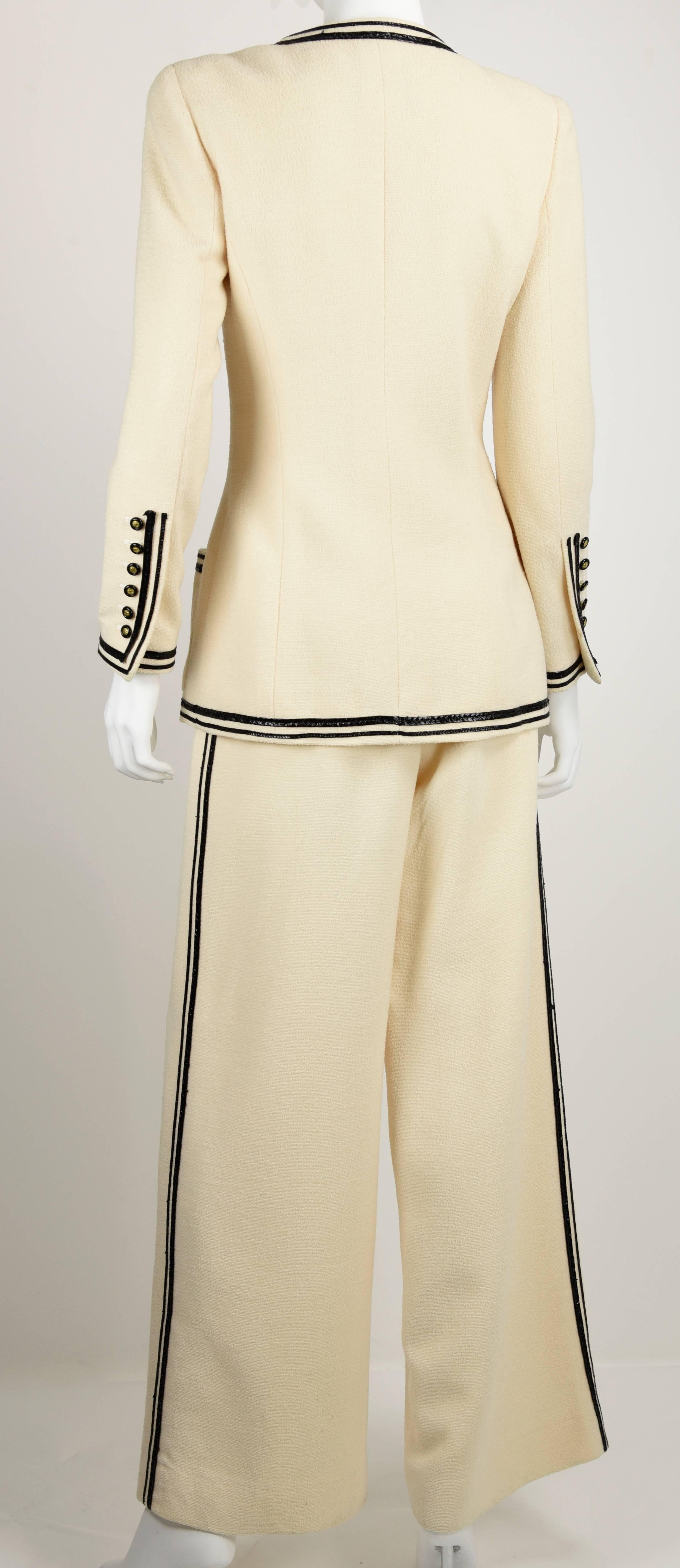 Women's Chanel Boutique 95P White Wool Boucle Pants Suit with Black Raffia Double Trim  For Sale