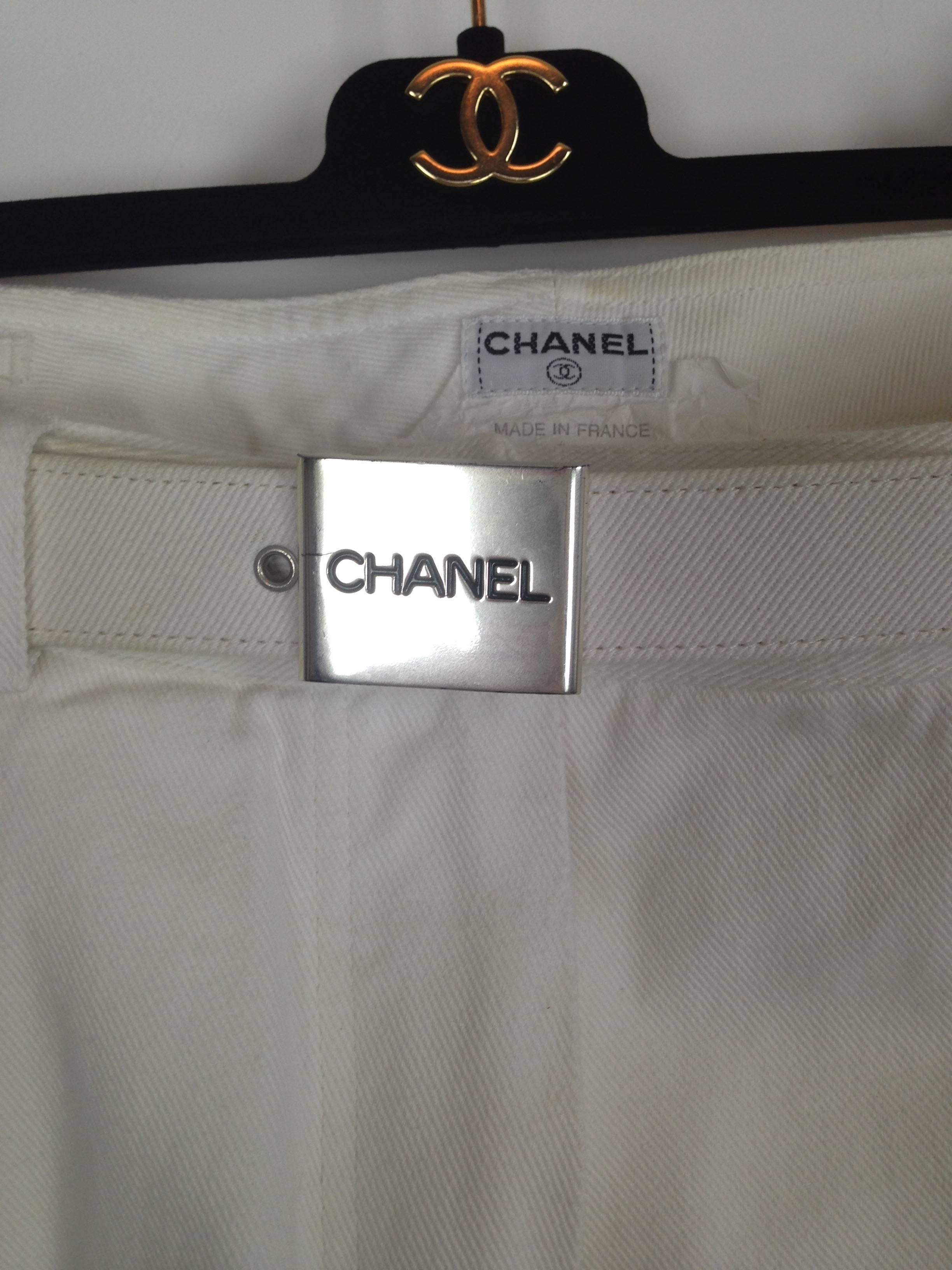 Chanel 1995P White Twill Cotton Jeans with Silver Belt Buckle & CC Pocket FR38 For Sale 1
