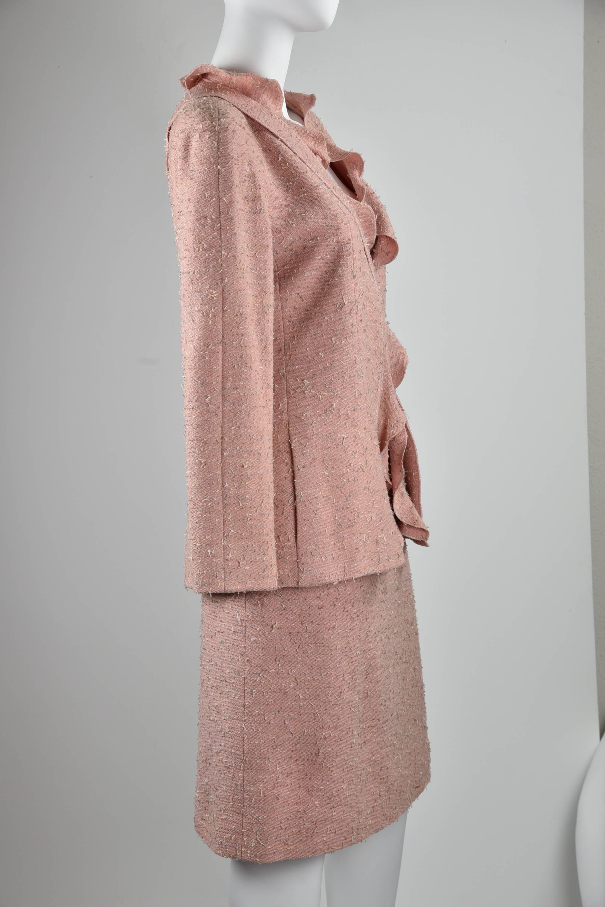 Brown Chanel 1999A Pink Tweed Ruffled Suit Jacket & Skirt with Matching Pouch, FR 40 For Sale