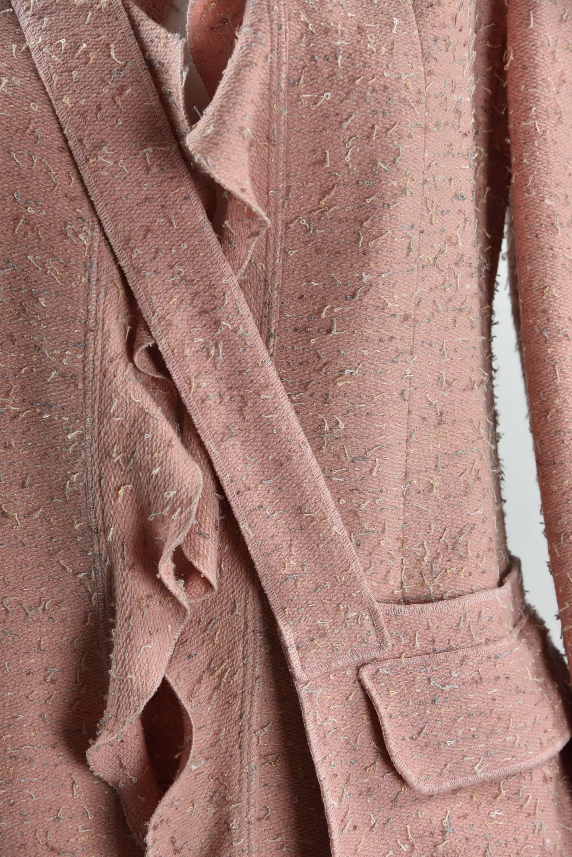 Chanel 1999A Pink Tweed Ruffled Suit Jacket & Skirt with Matching Pouch, FR 40 For Sale 1