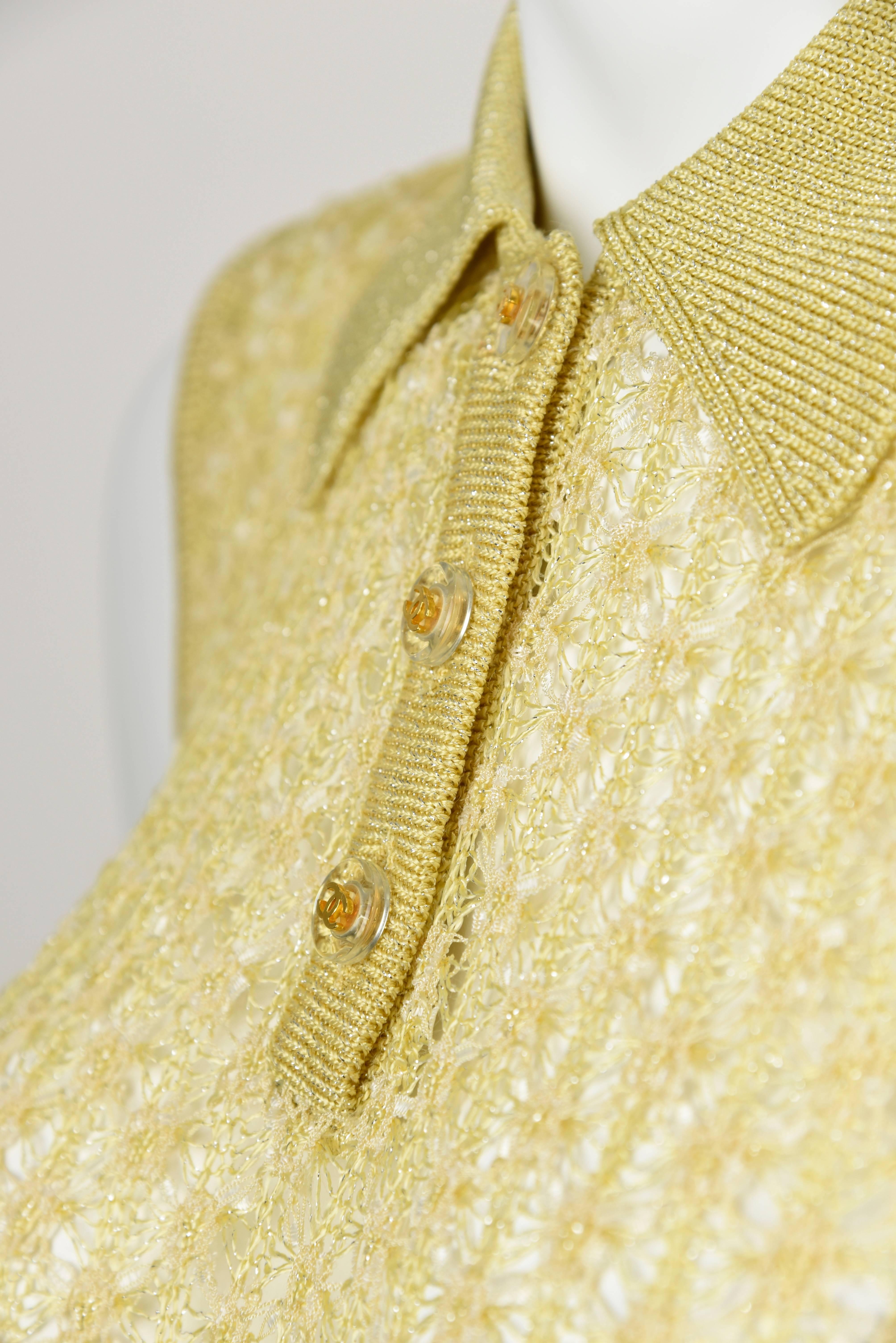 Beige Chanel Boutique 1997P Gold/Metallic Crochet Sleeveless Top with Clear Buttons 42 For Sale